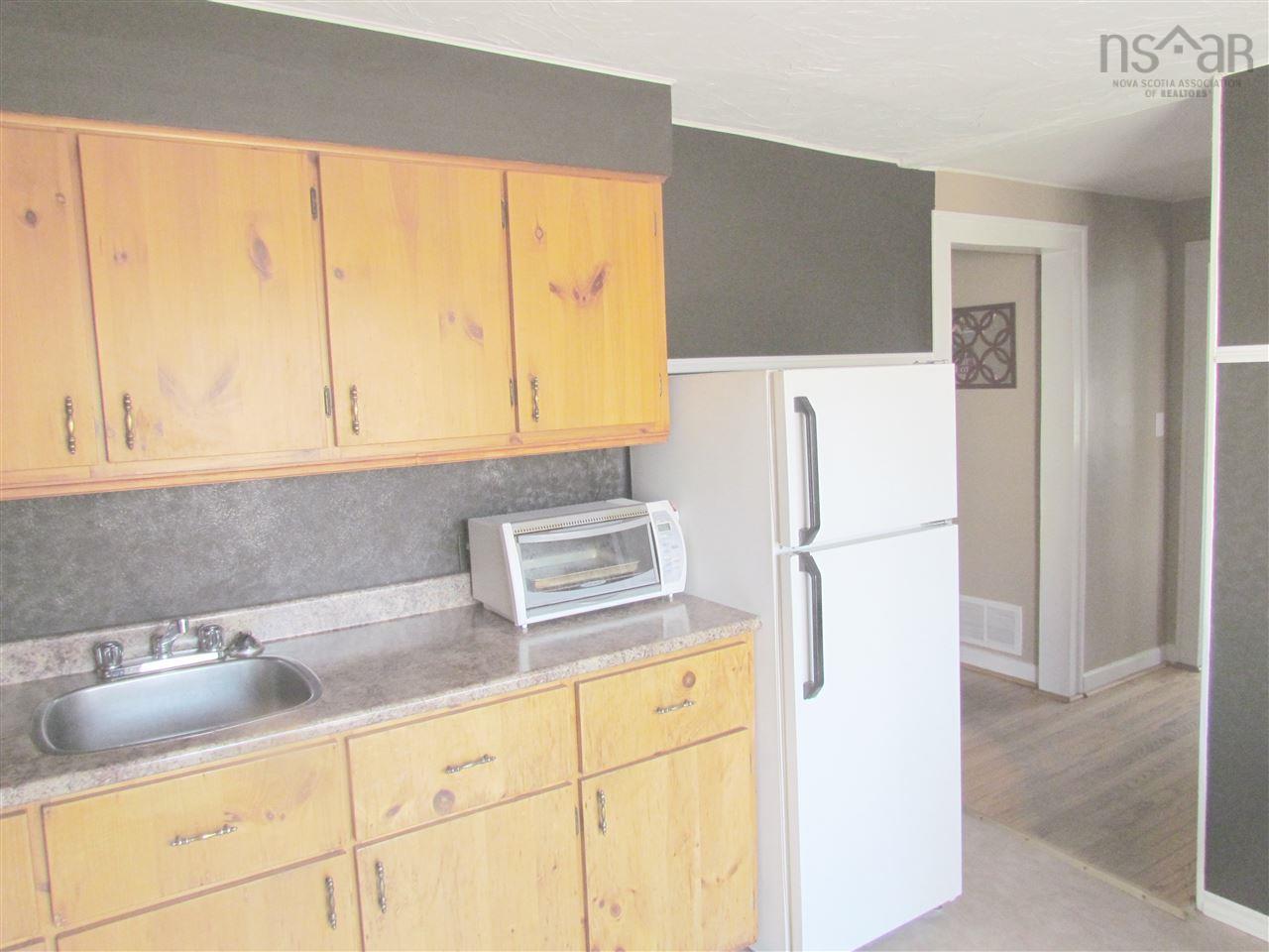 $424,500.00: 32 Circle Drive, Halifax