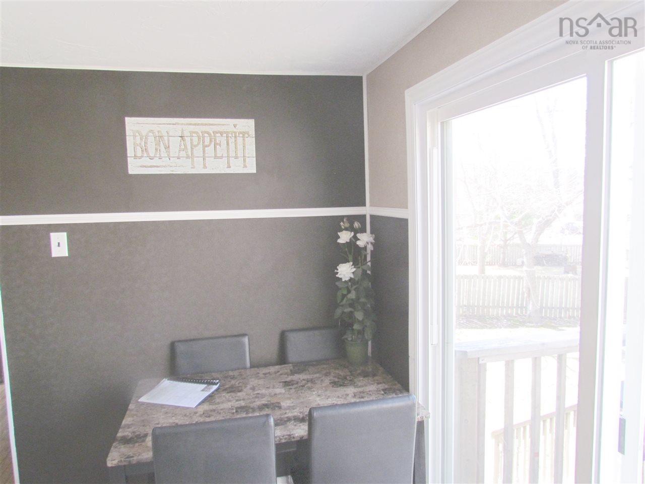 $424,500.00: 32 Circle Drive, Halifax