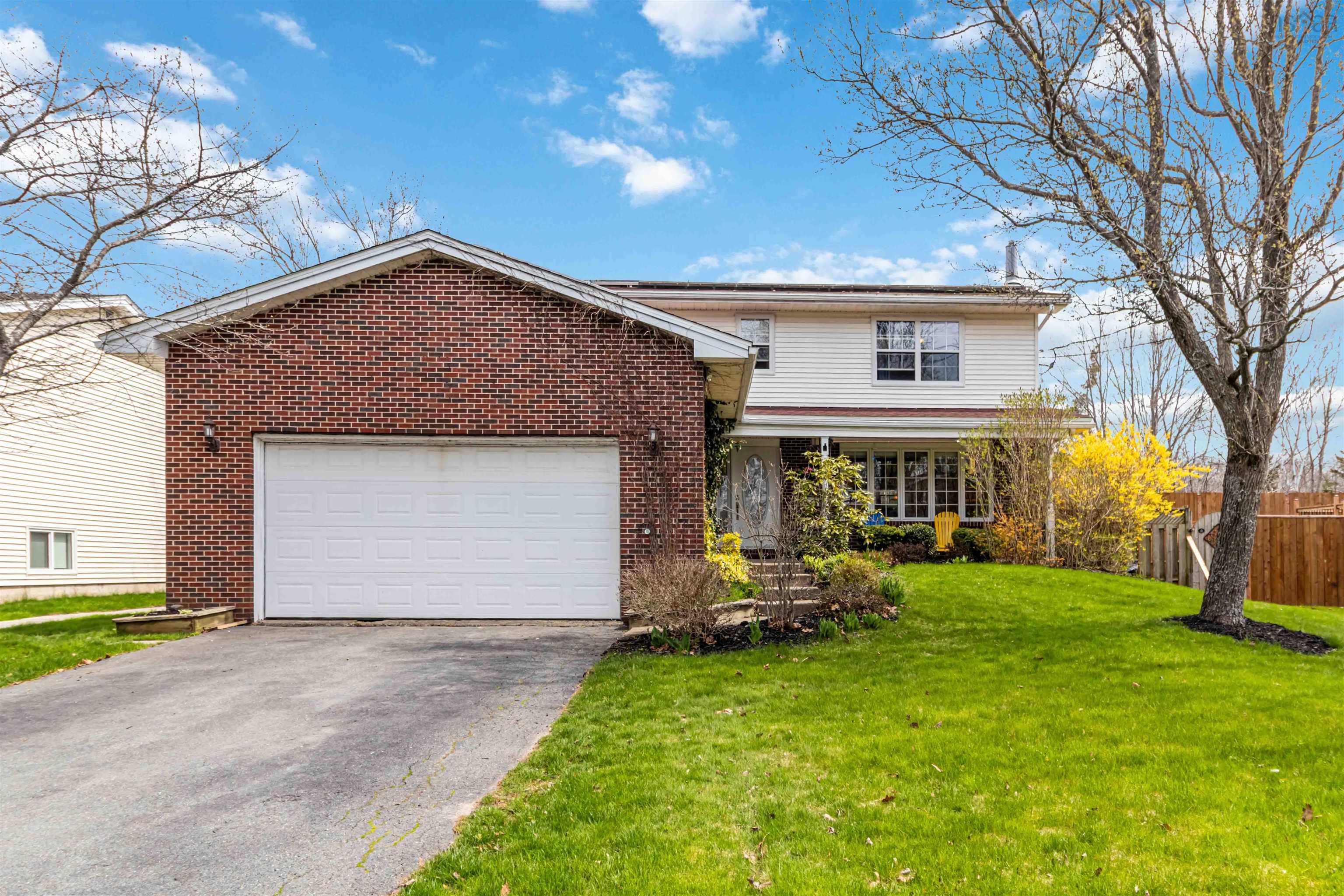 $859,900.00: 165 Rockmanor Drive, Bedford