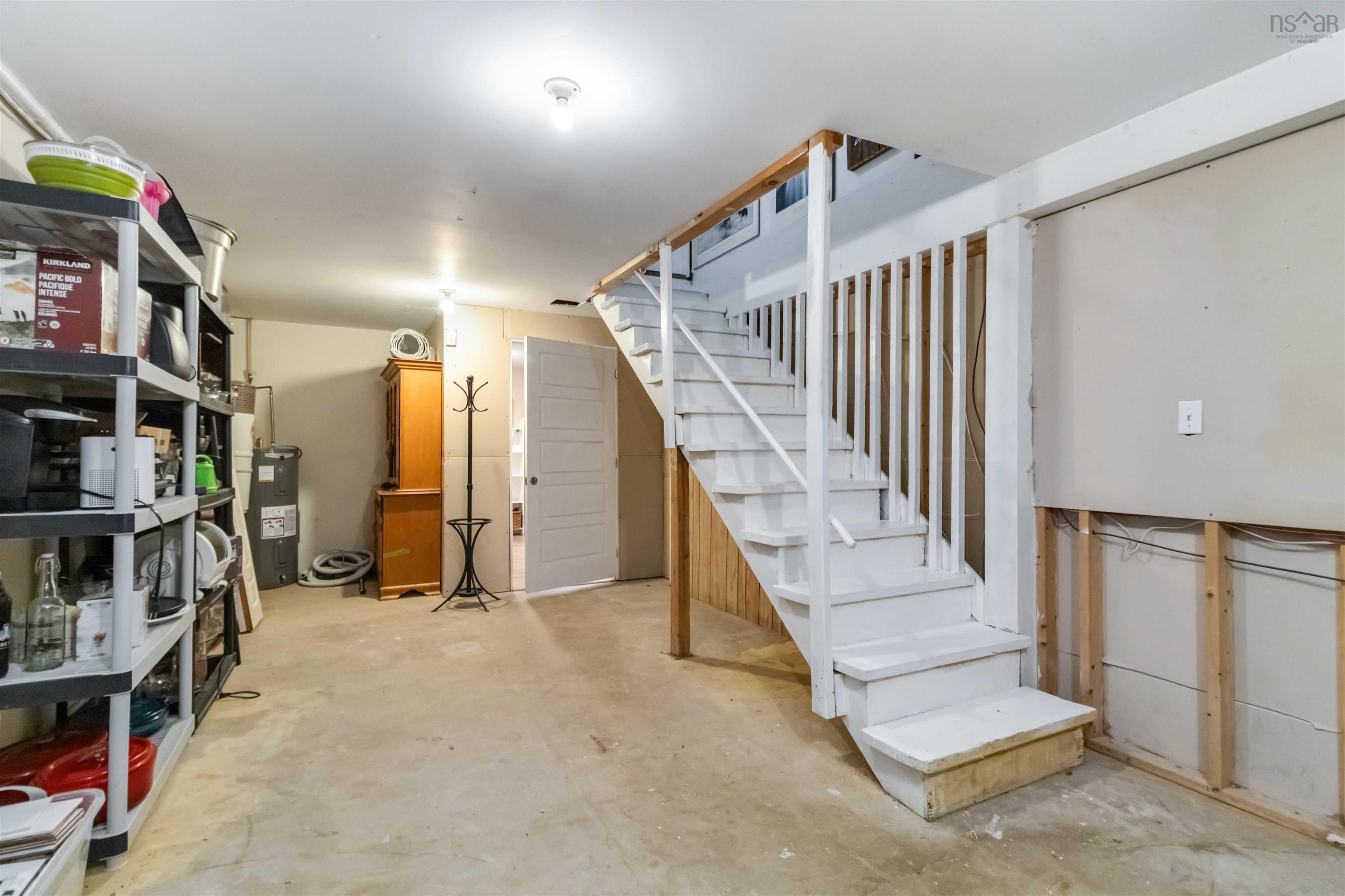 $859,900.00: 165 Rockmanor Drive, Bedford