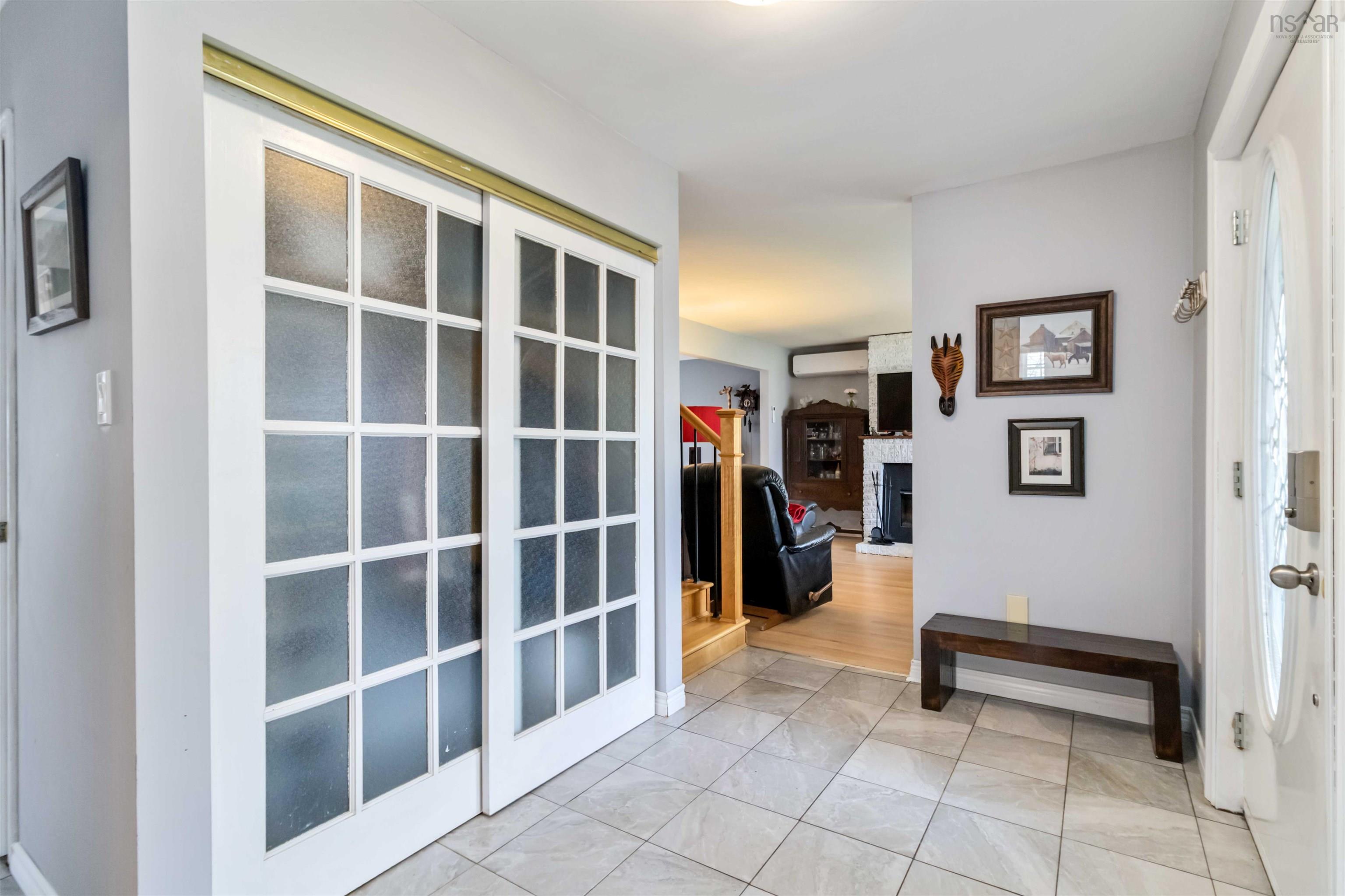 $859,900.00: 165 Rockmanor Drive, Bedford
