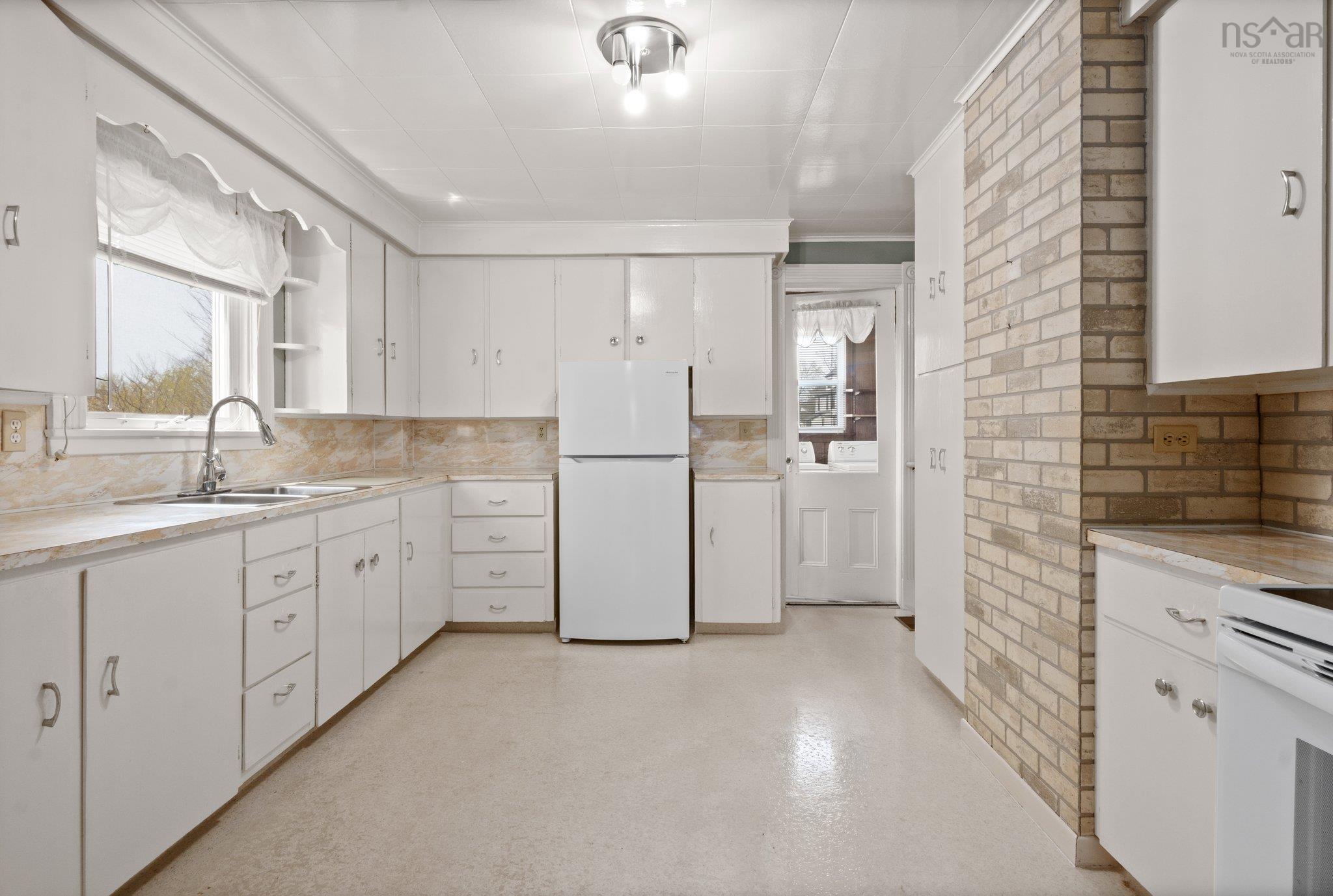 $649,900.00: 132 & 142 Gray Street, Windsor