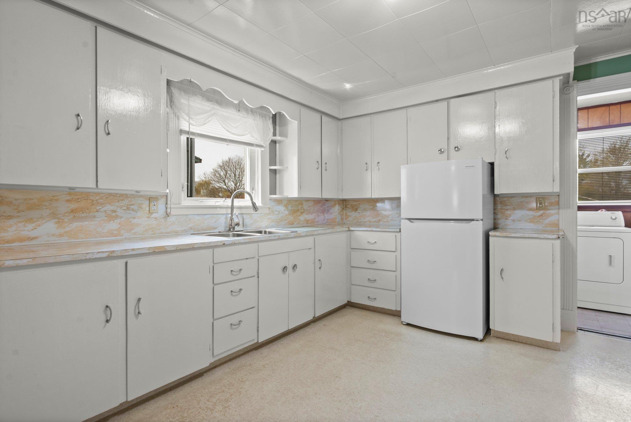 $649,900.00: 132 & 142 Gray Street, Windsor