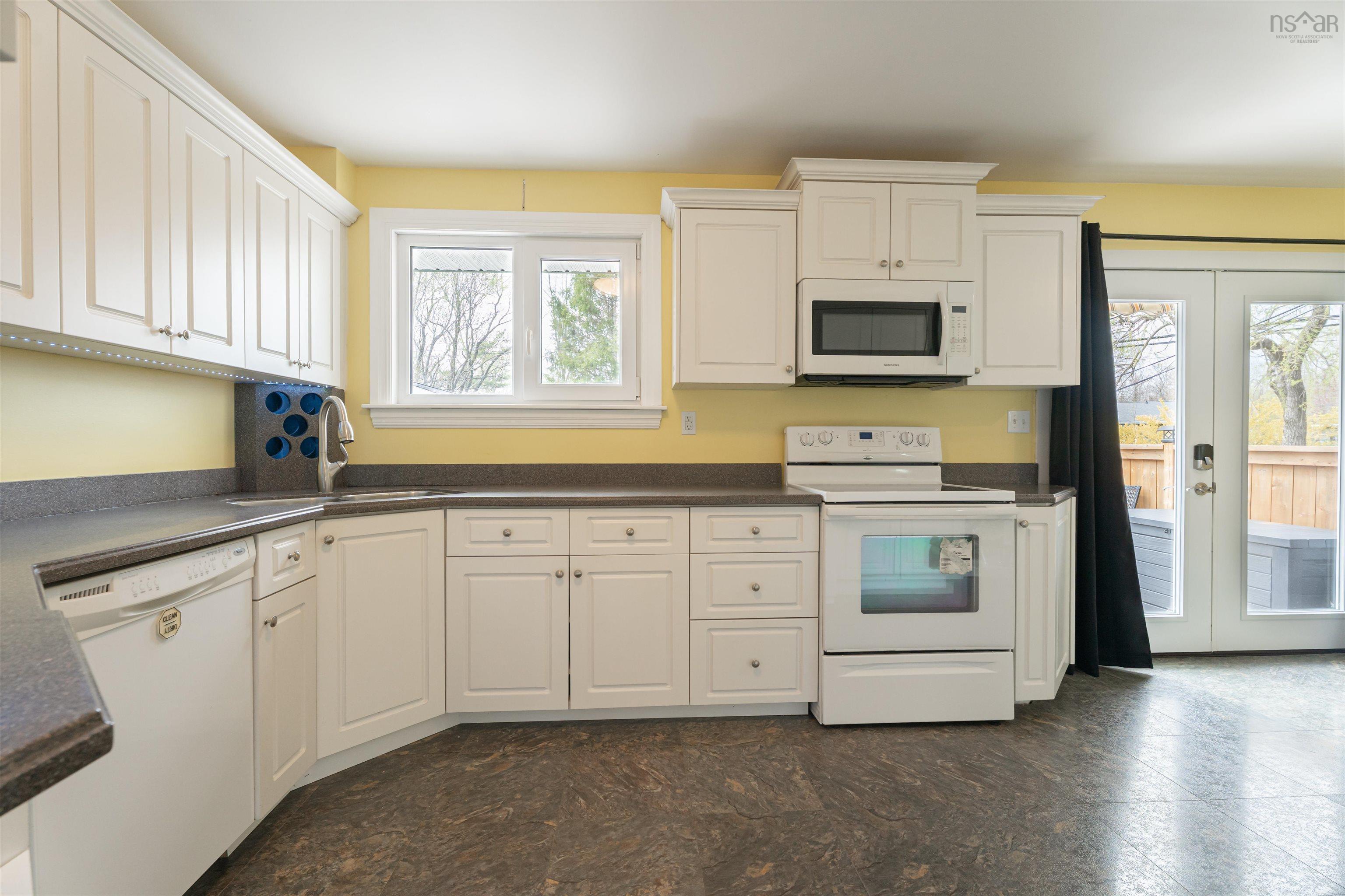 $509,900.00: 106 Belleshire Drive, Lower Sackville