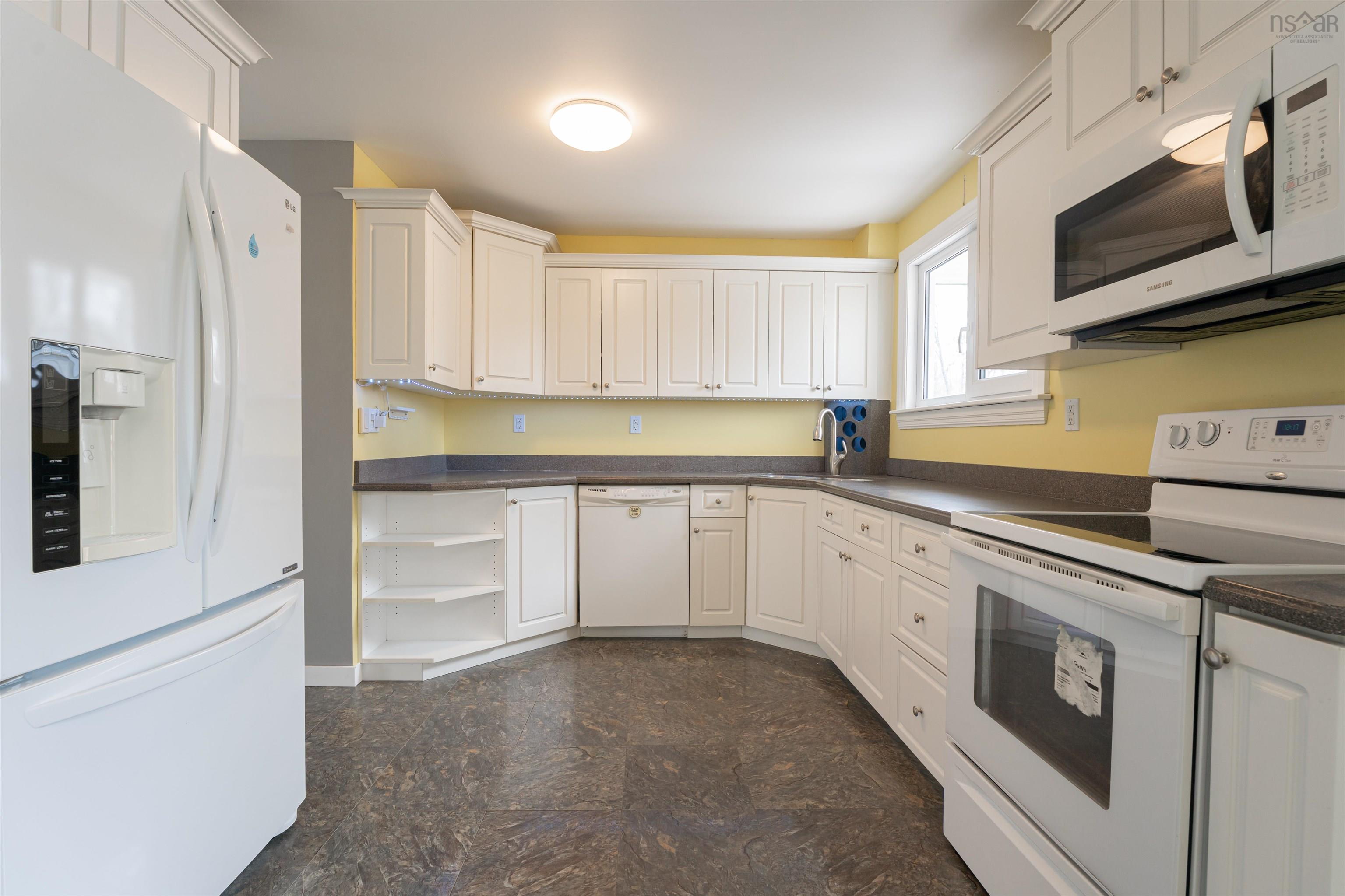 $509,900.00: 106 Belleshire Drive, Lower Sackville
