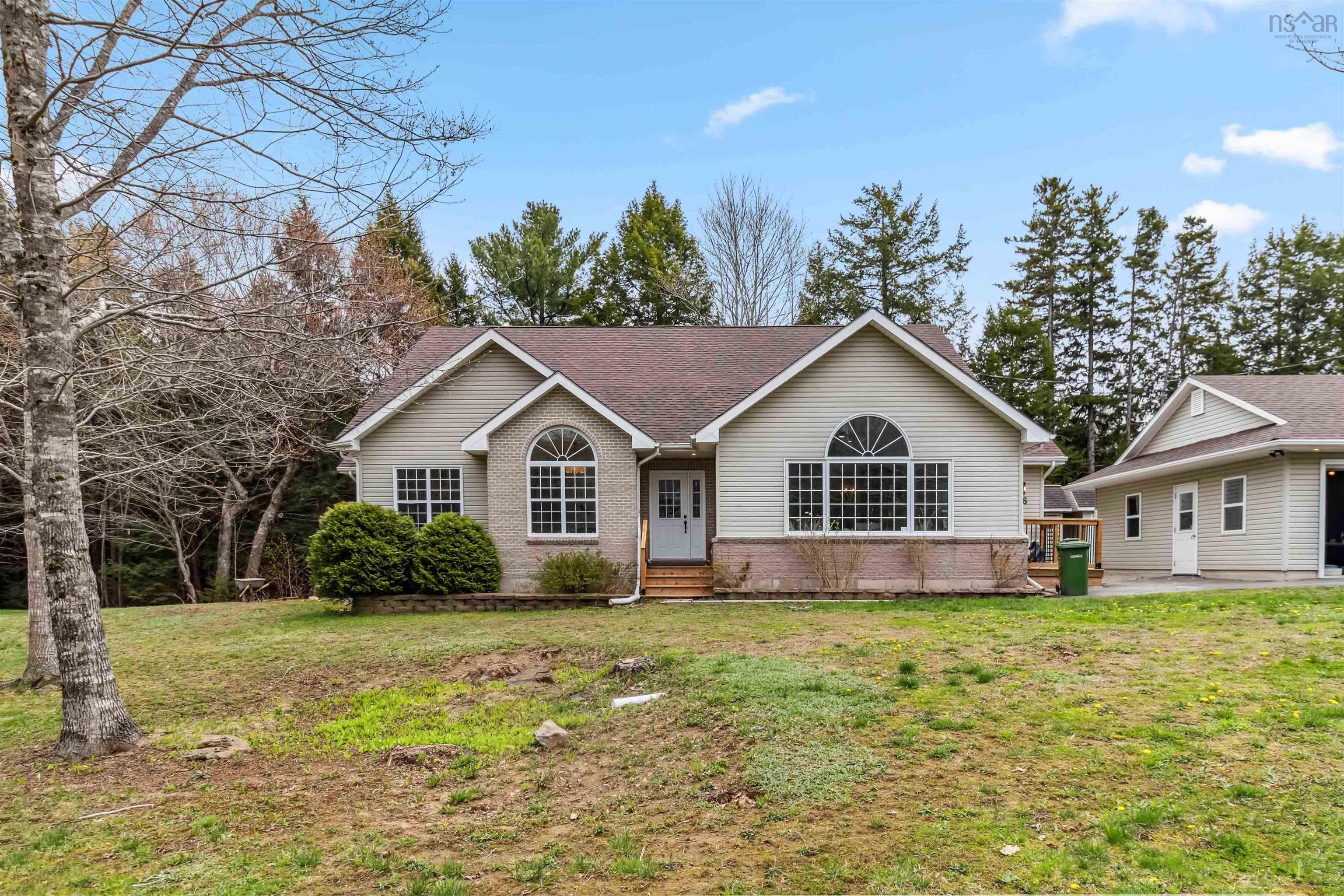 $849,900.00: 36 GAIL Avenue, Lower Branch