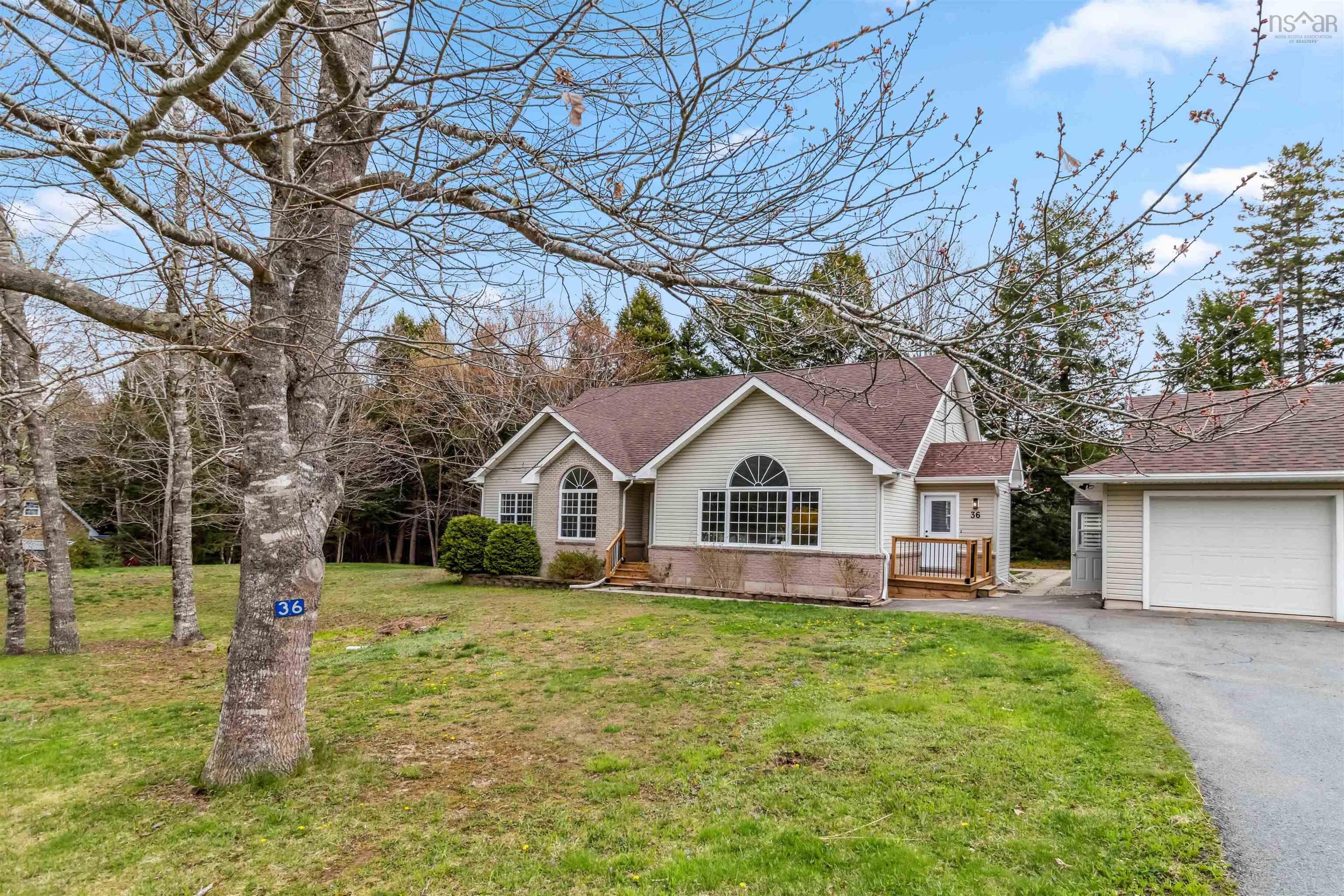 $849,900.00: 36 GAIL Avenue, Lower Branch