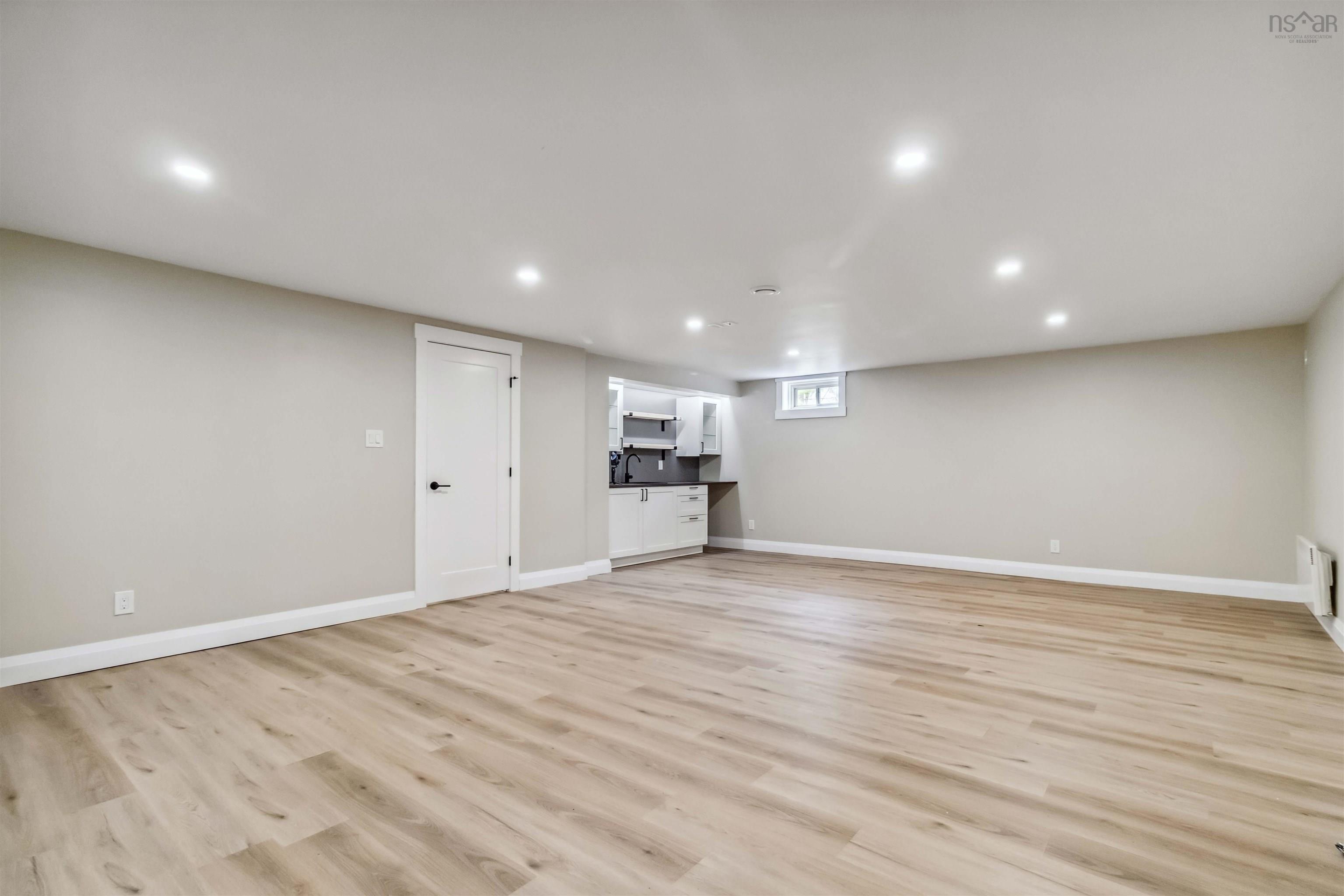 $849,900.00: 36 GAIL Avenue, Lower Branch