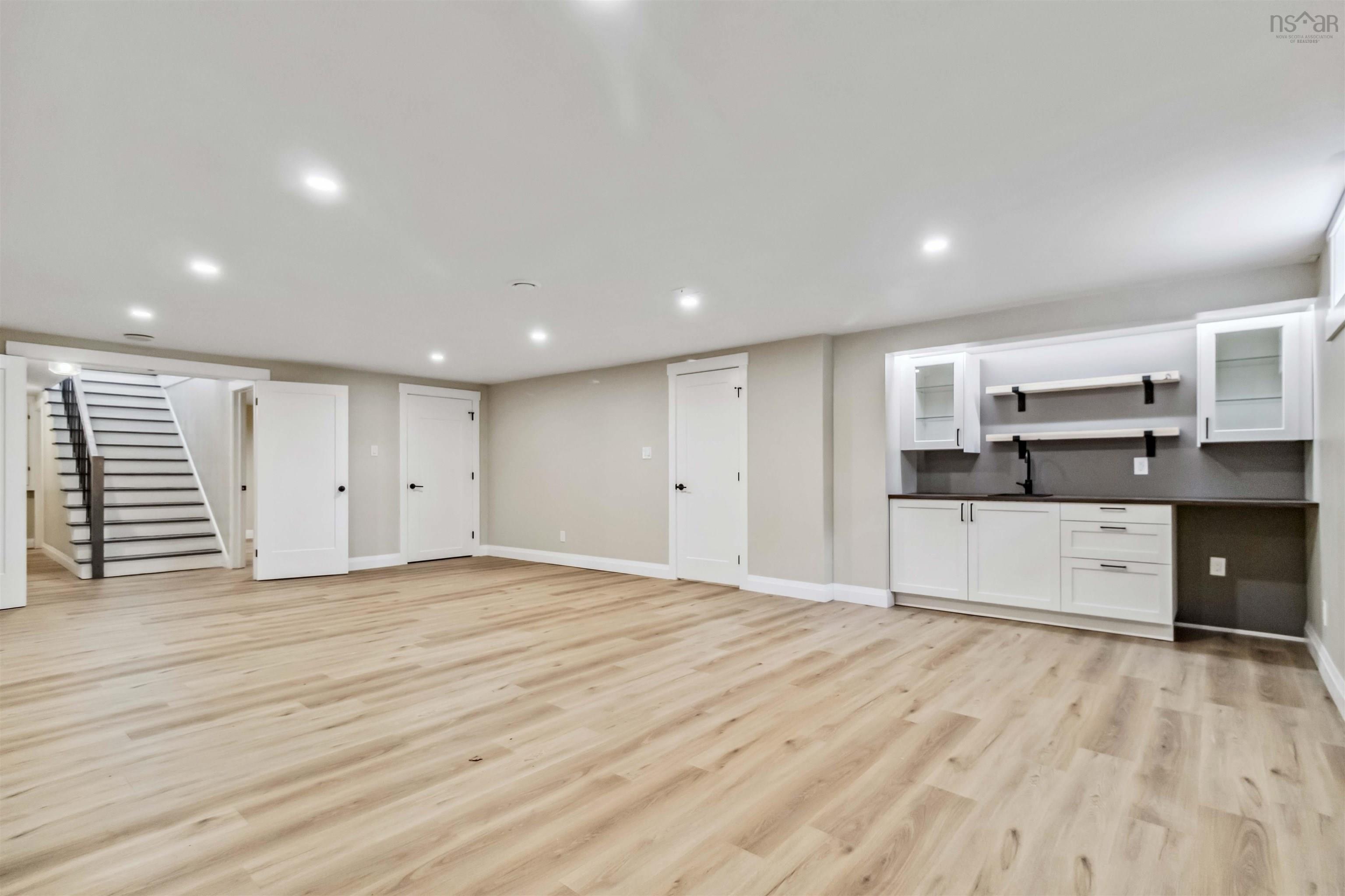 $849,900.00: 36 GAIL Avenue, Lower Branch
