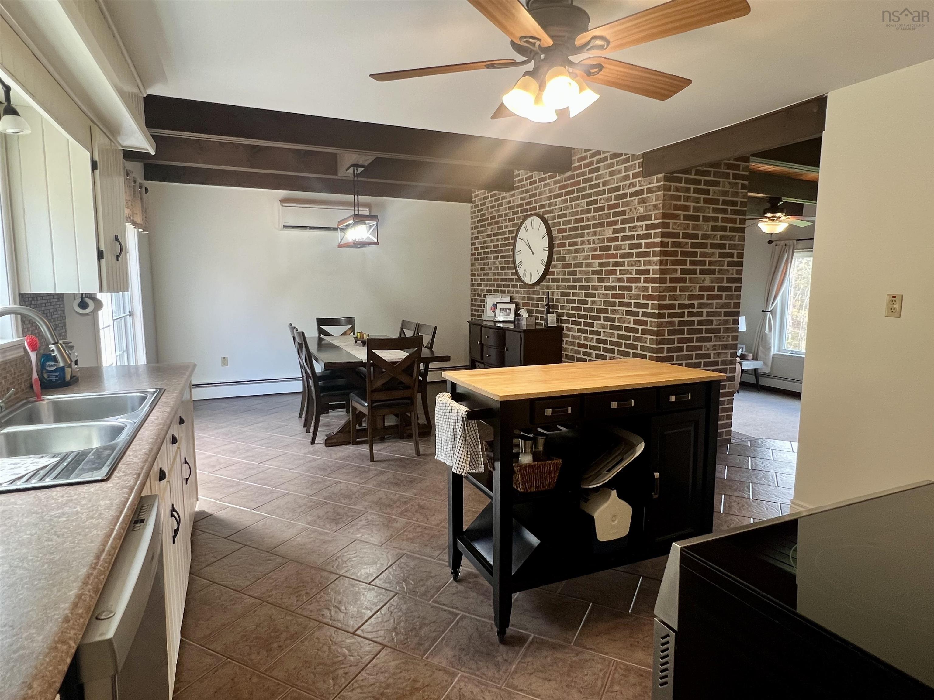 $449,900.00: 700 River Road, Springville