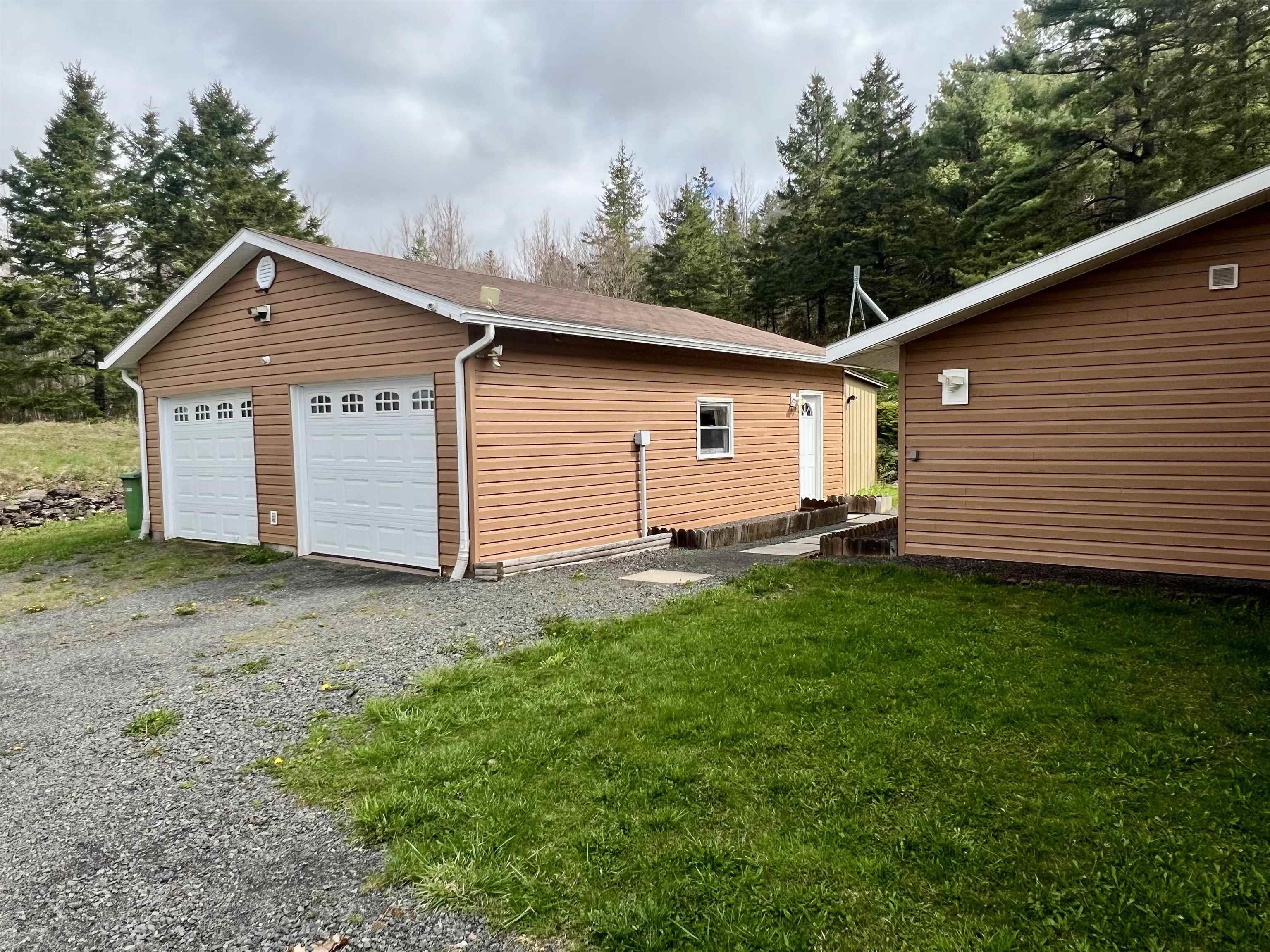 $449,900.00: 700 River Road, Springville