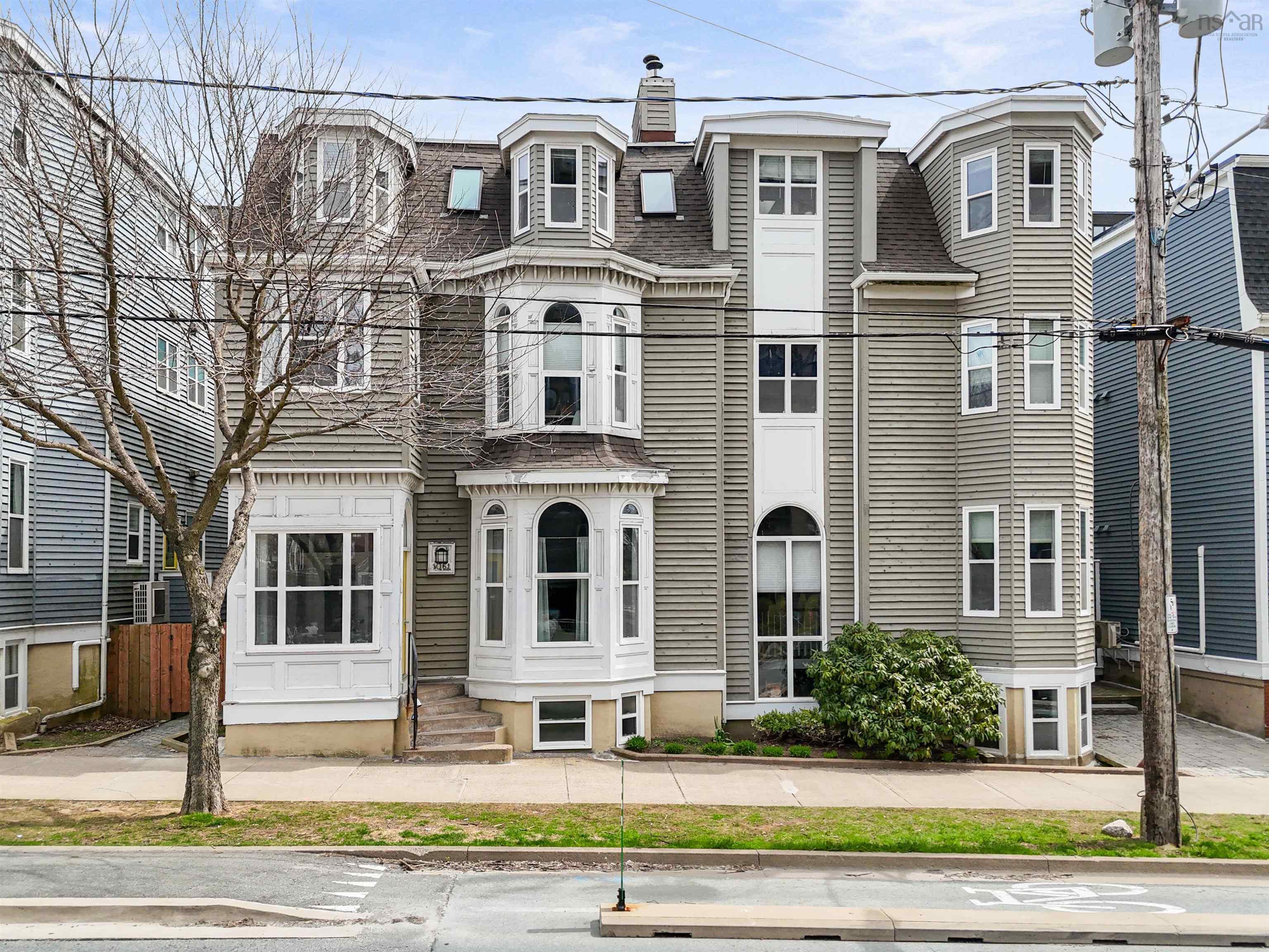 $484,900.00: 6 1061 South Park Street, Halifax