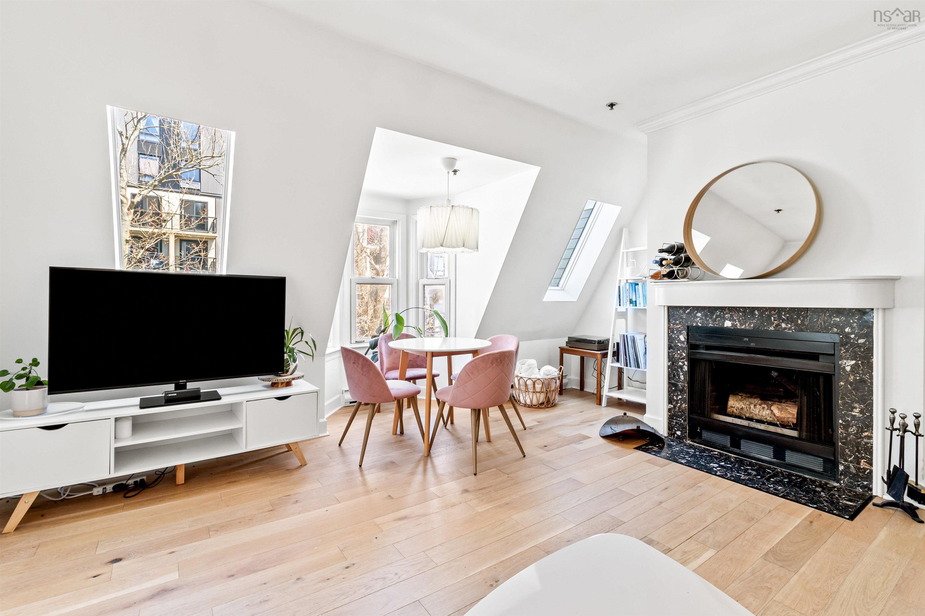 $484,900.00: 6 1061 South Park Street, Halifax