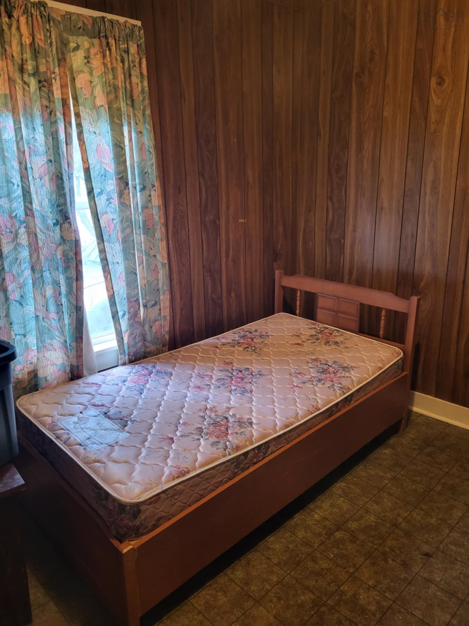 $269,900.00: 9773 Highway 8, Caledonia