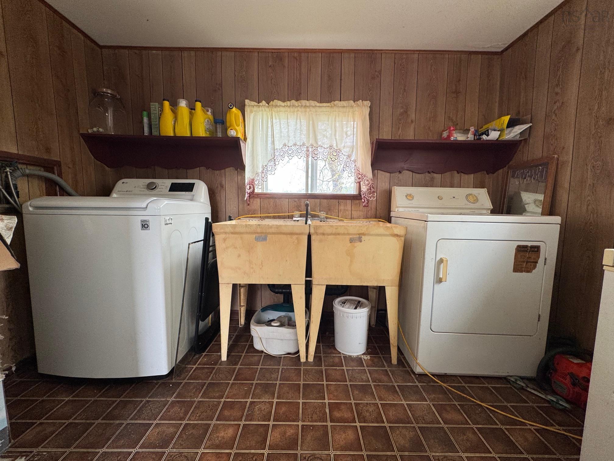 $269,900.00: 9773 Highway 8, Caledonia