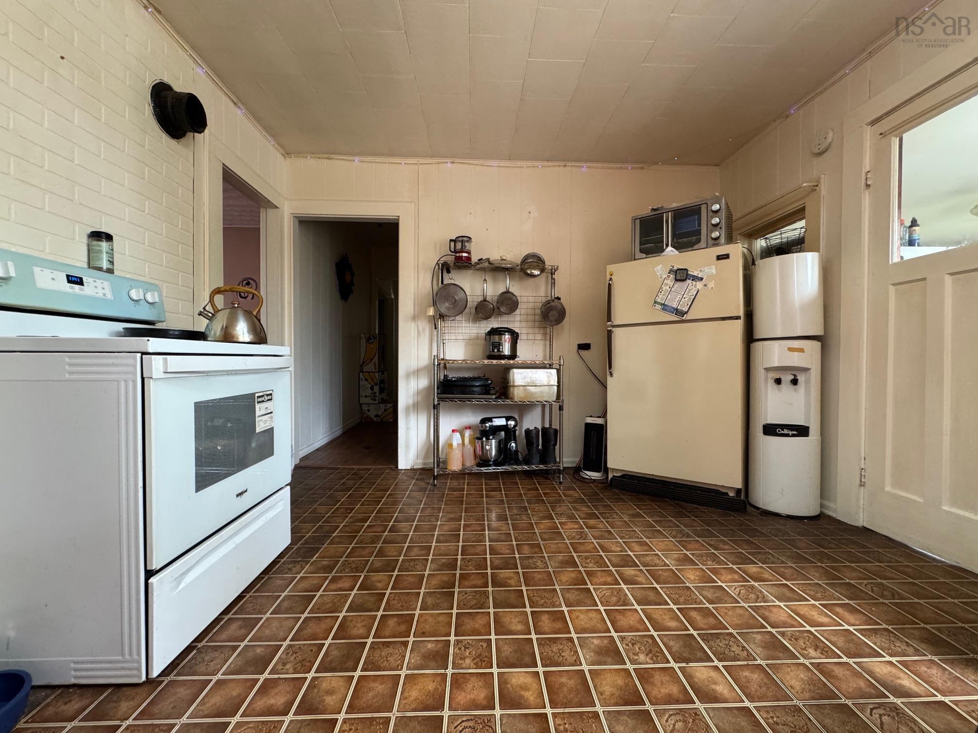 $269,900.00: 9773 Highway 8, Caledonia