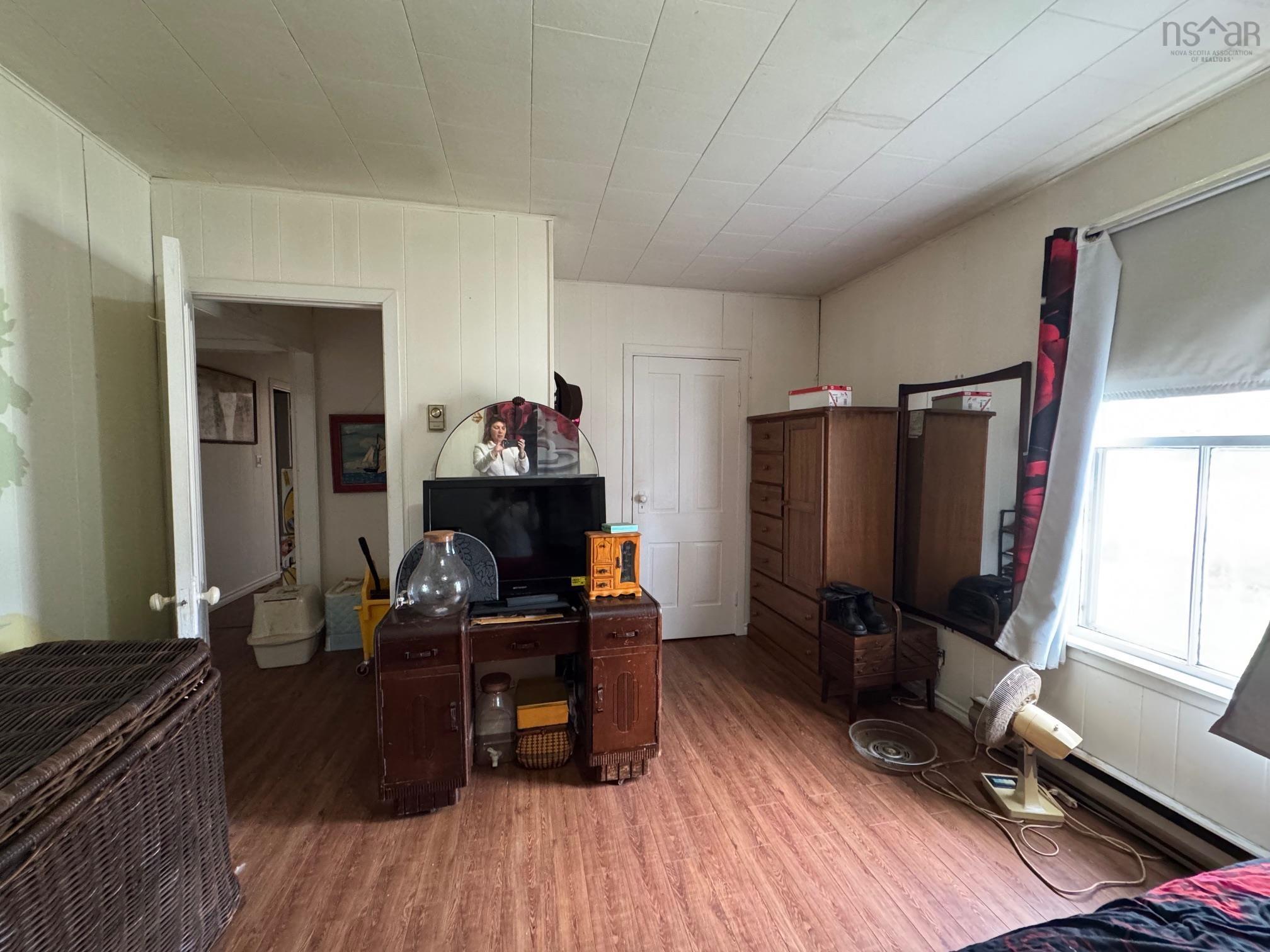 $269,900.00: 9773 Highway 8, Caledonia