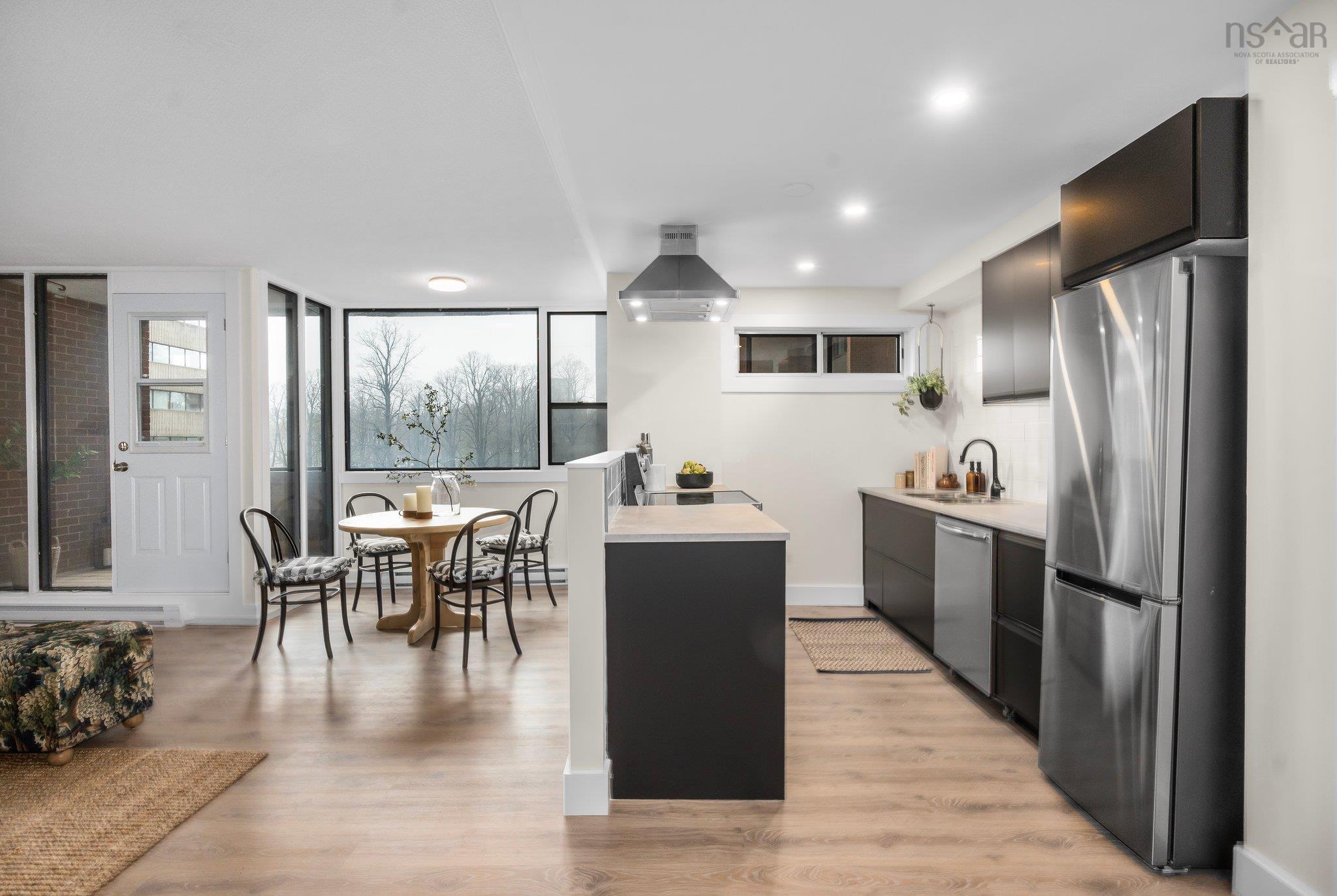 $369,900.00: 401 5959 Spring Garden Road, Halifax