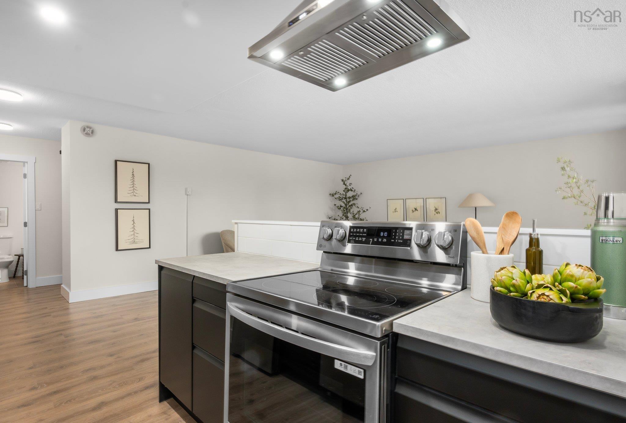$369,900.00: 401 5959 Spring Garden Road, Halifax