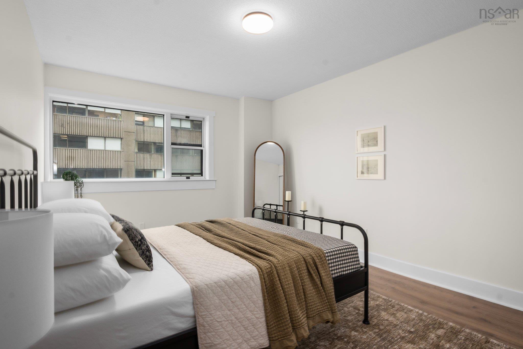 $369,900.00: 401 5959 Spring Garden Road, Halifax