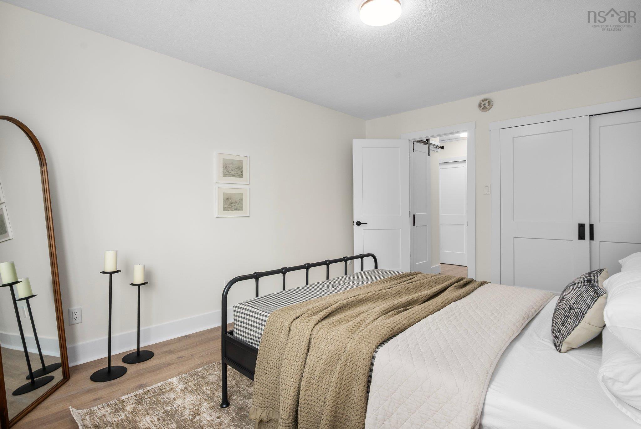 $369,900.00: 401 5959 Spring Garden Road, Halifax