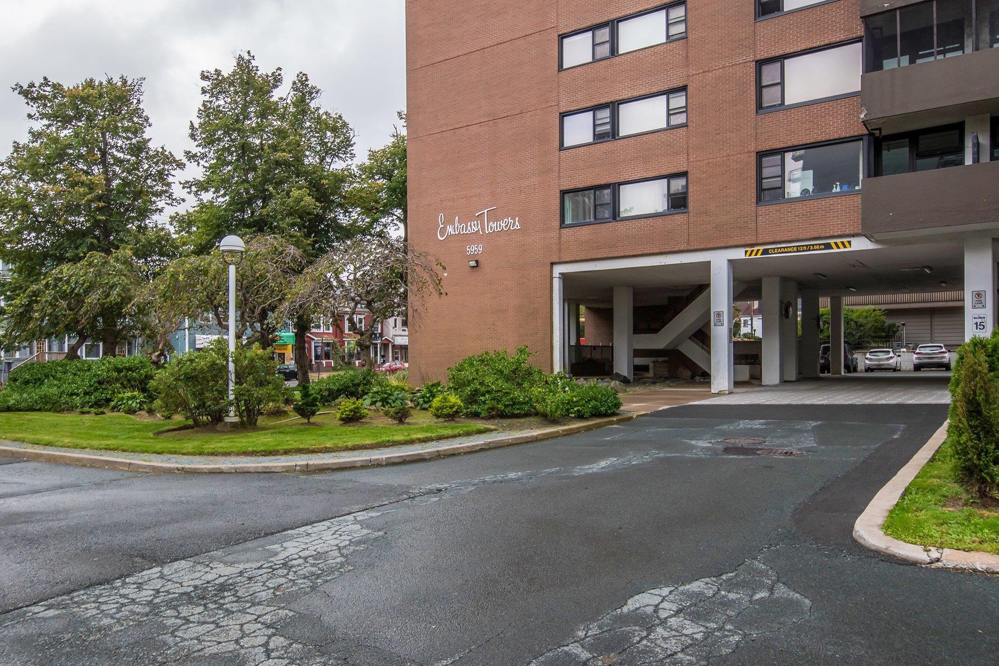 $369,900.00: 401 5959 Spring Garden Road, Halifax