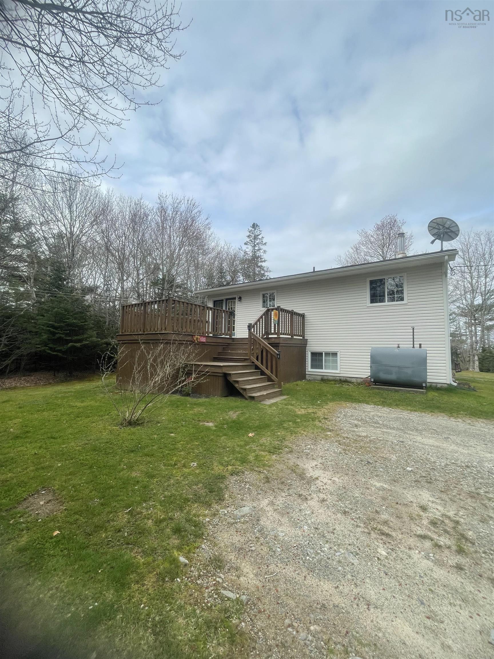 $420,000.00: 1380 Lake Road, Sandy Point