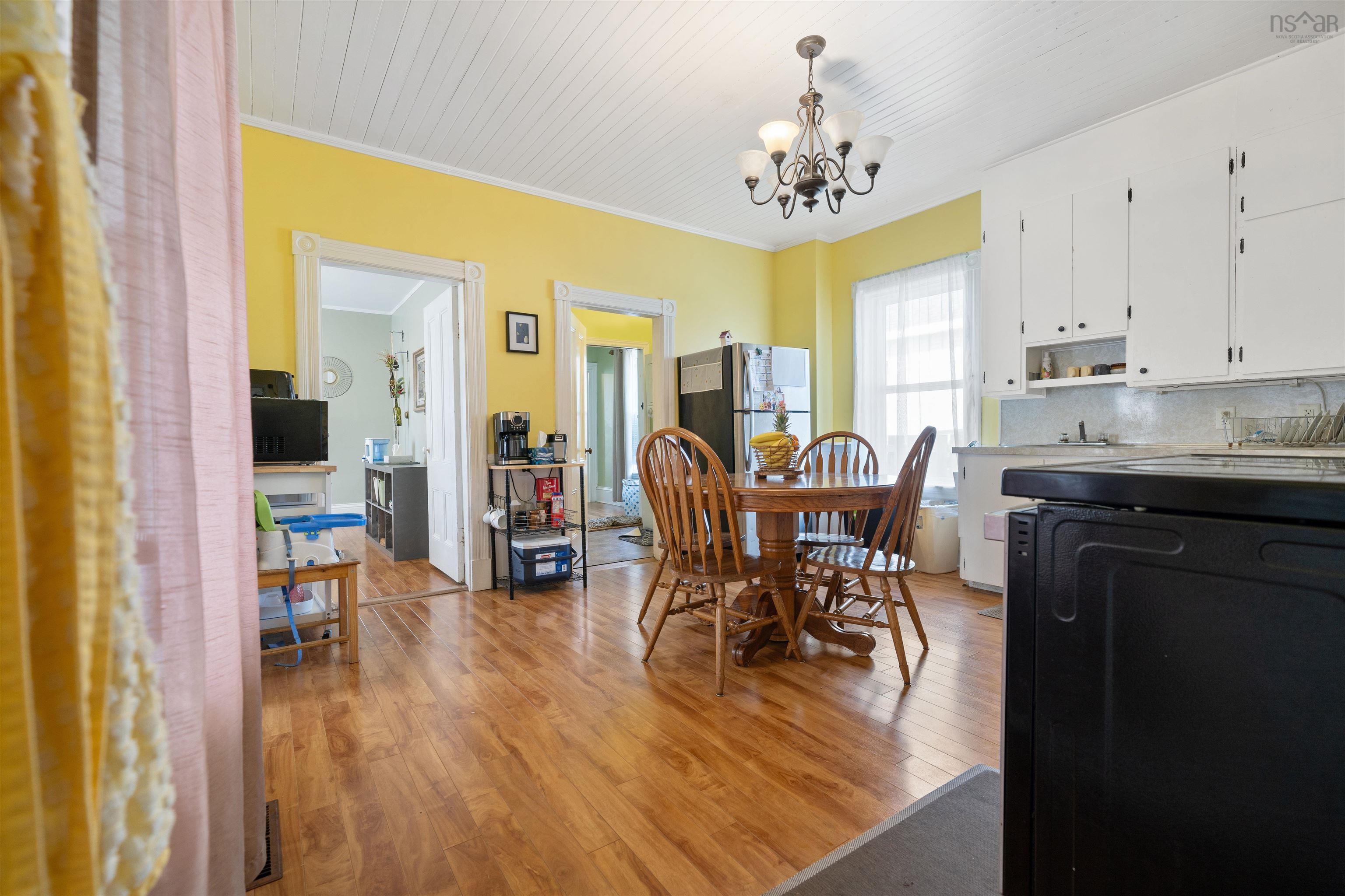 $269,900.00: 32 Albion Street, Amherst