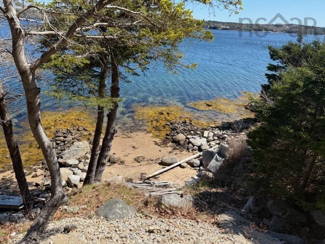 $395,000.00: 6698 St. Margarets Bay Road, Head Of St. Margarets Bay