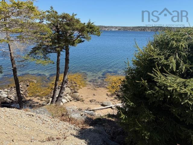 $395,000.00: 6698 St. Margarets Bay Road, Head Of St. Margarets Bay