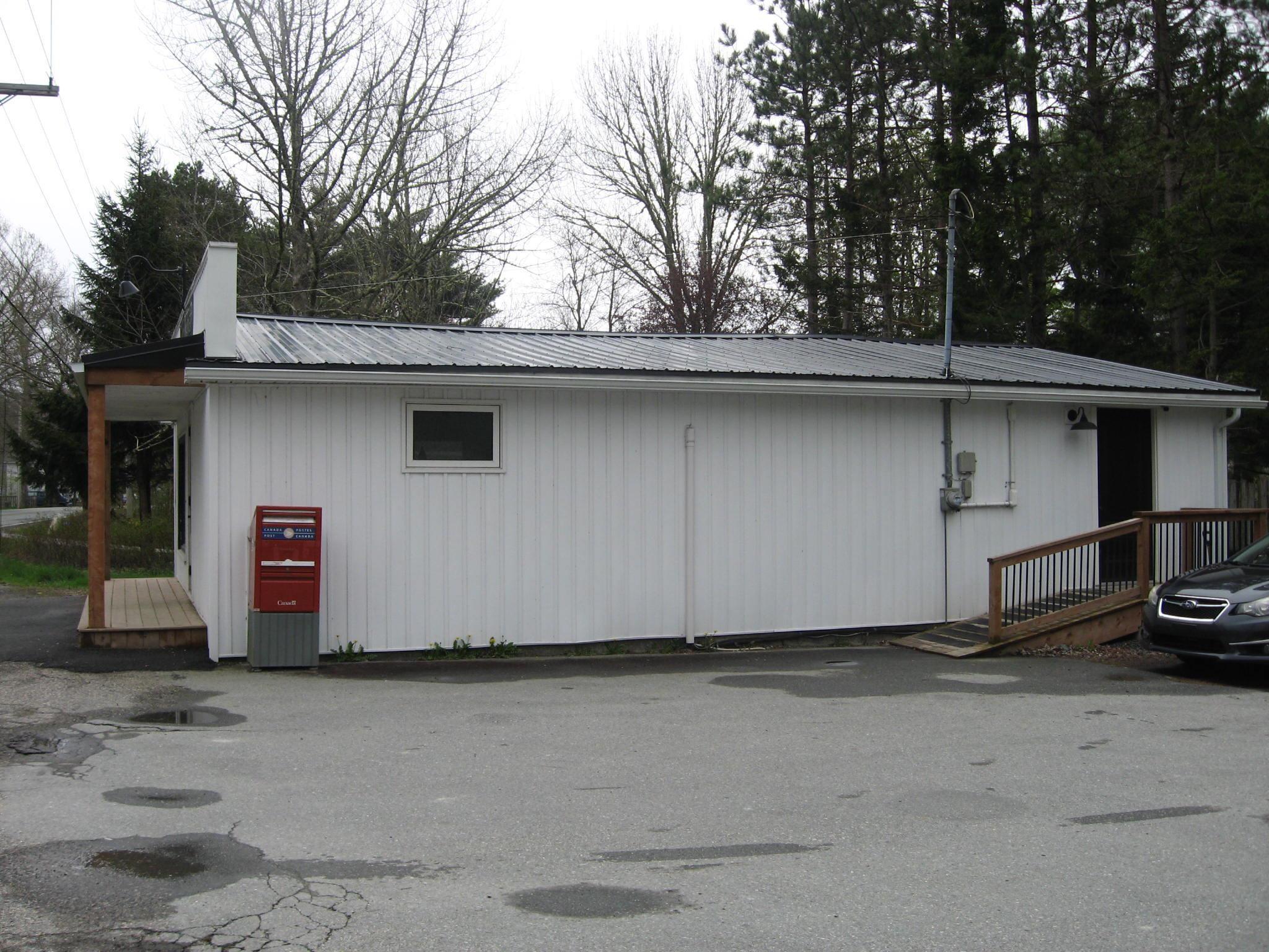 $199,900.00: 498 Highway 8, Milton
