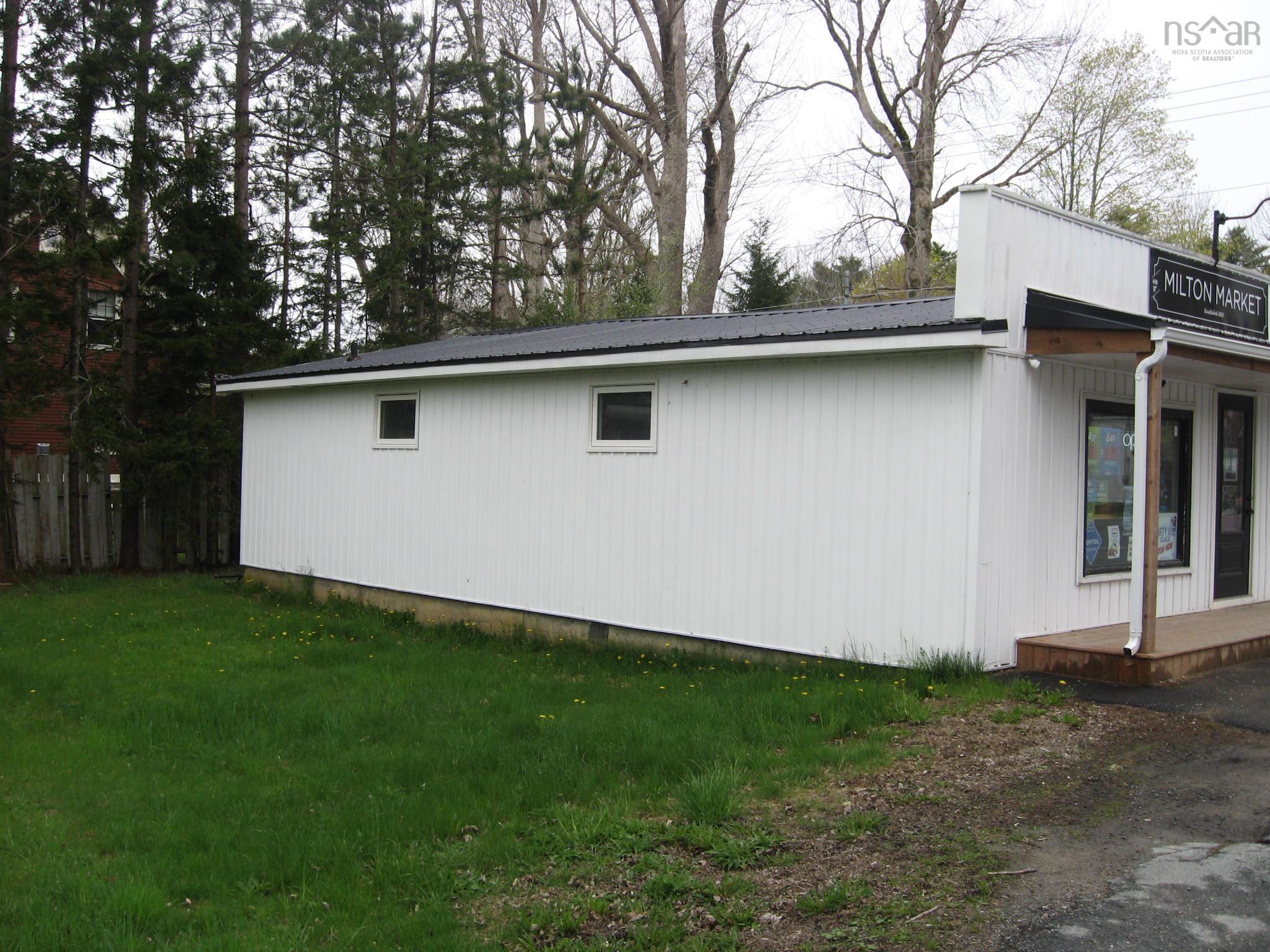 $199,900.00: 498 Highway 8, Milton