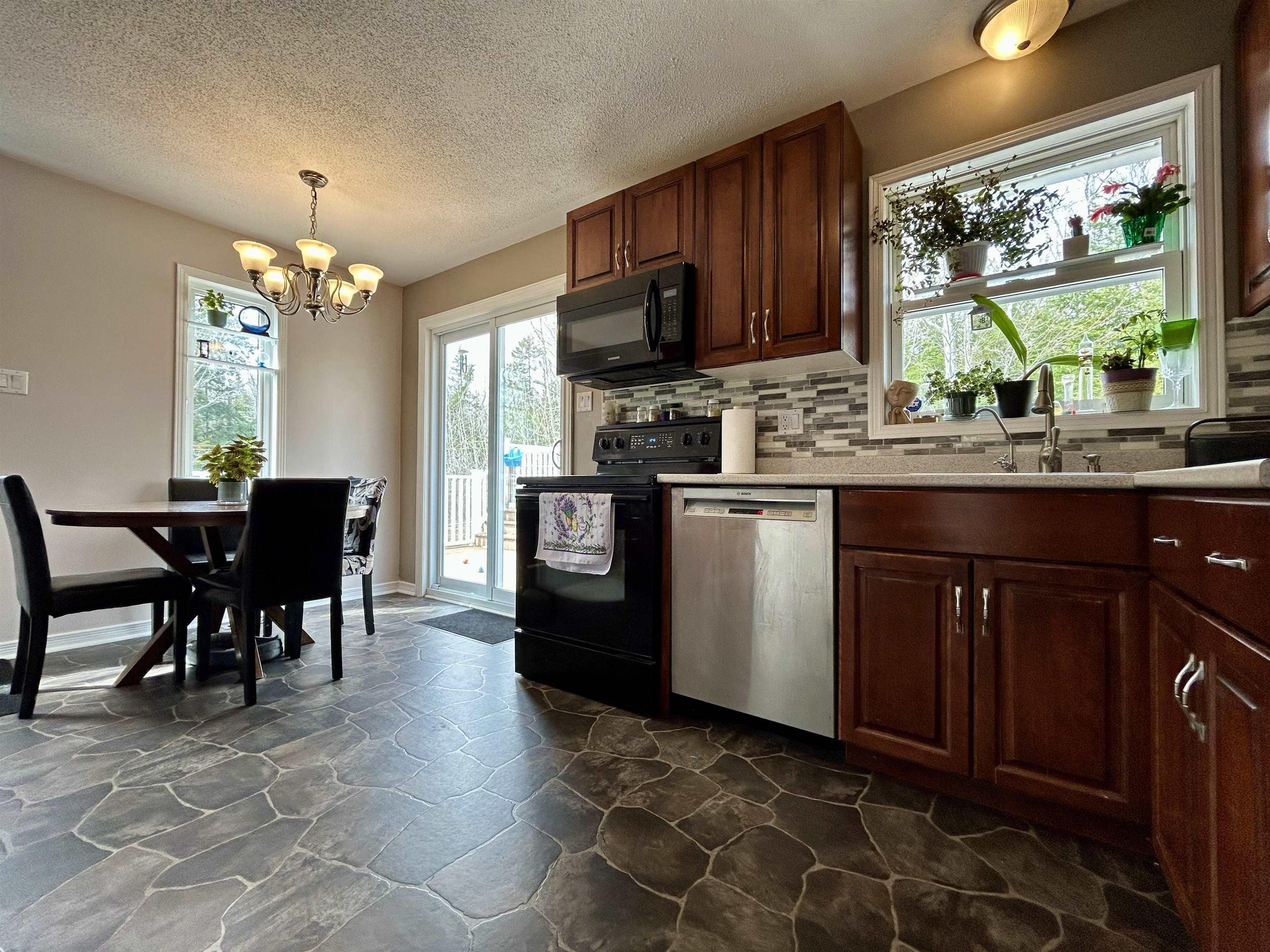 $344,900.00: 495 loch Broom Loop, Loch Broom Loop