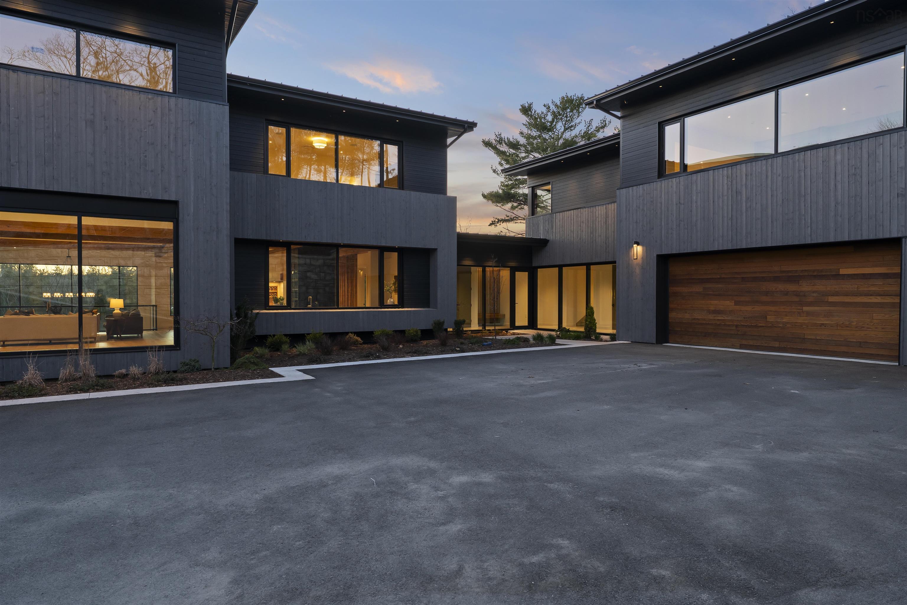 $6,900,000.00: 276 Sunnylea Road, Wellington