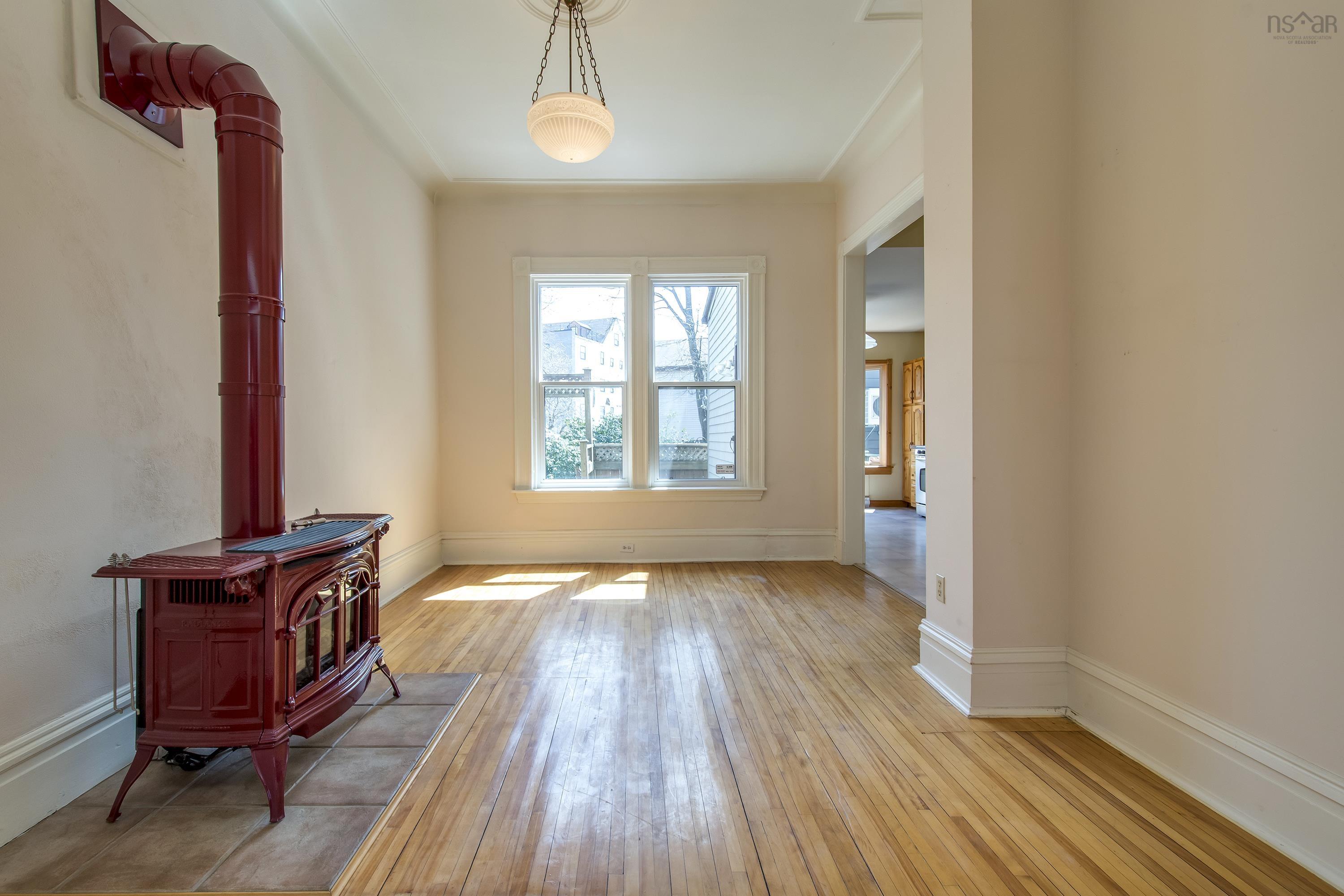 $709,999.00: 6038 Charles Street, Halifax