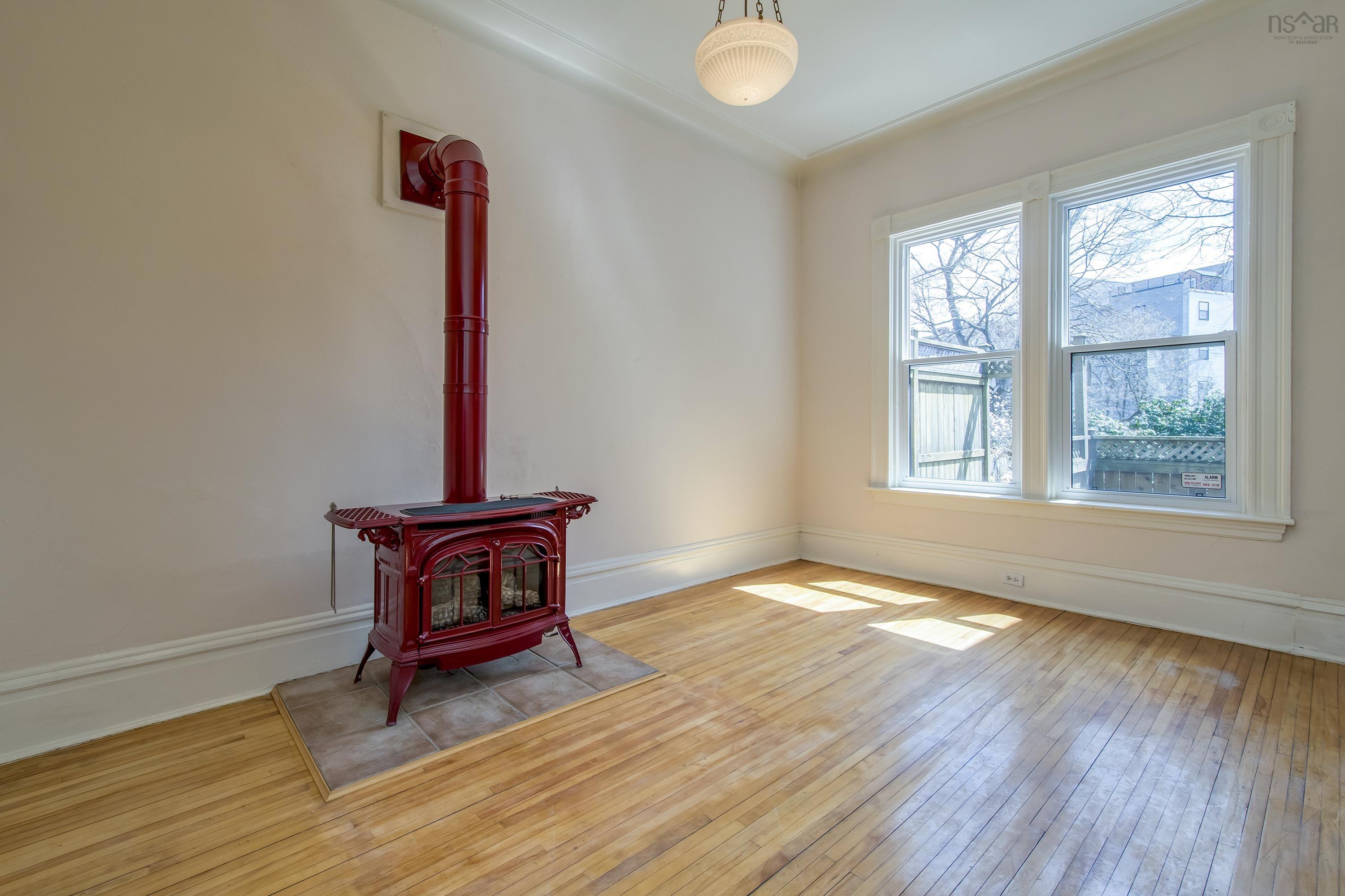 $709,999.00: 6038 Charles Street, Halifax