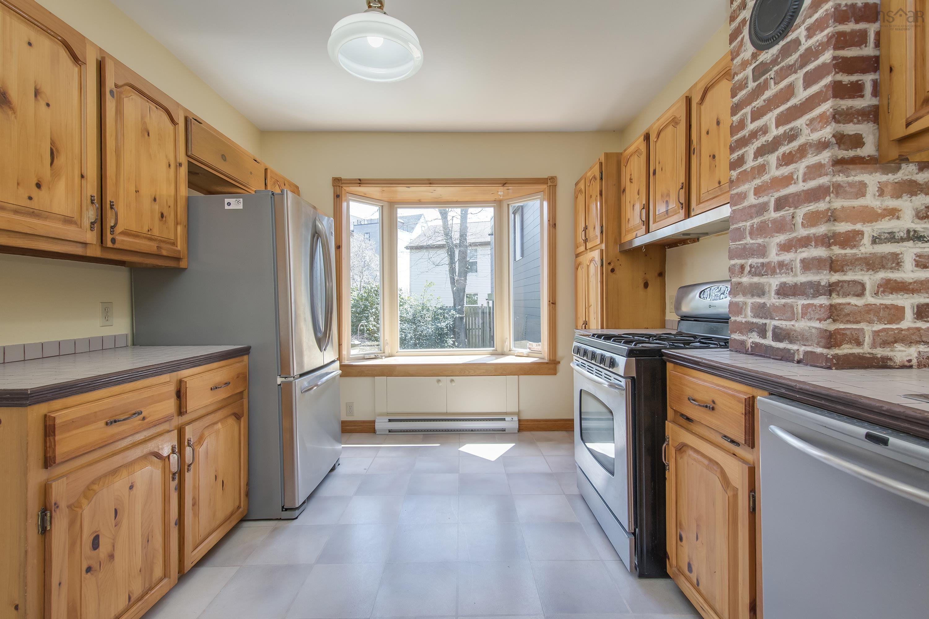 $709,999.00: 6038 Charles Street, Halifax