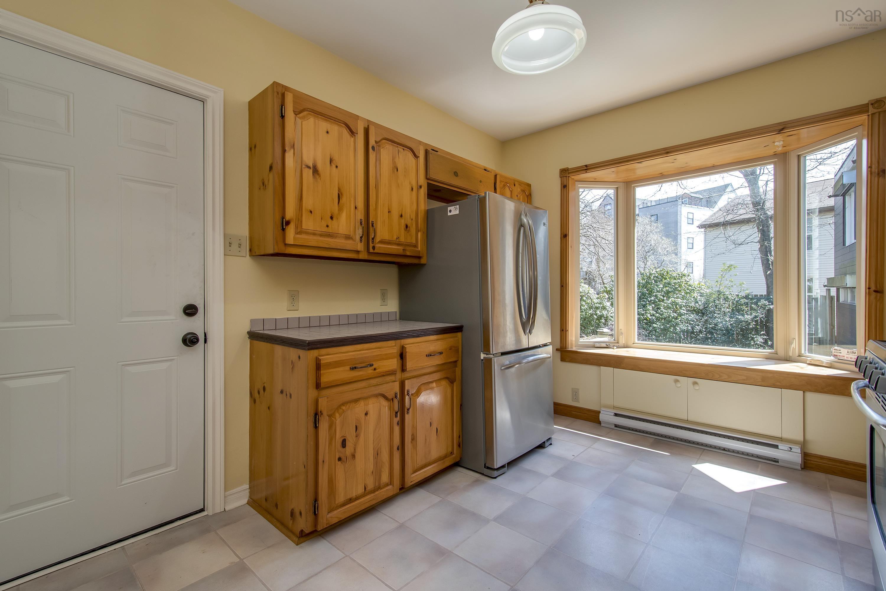 $709,999.00: 6038 Charles Street, Halifax
