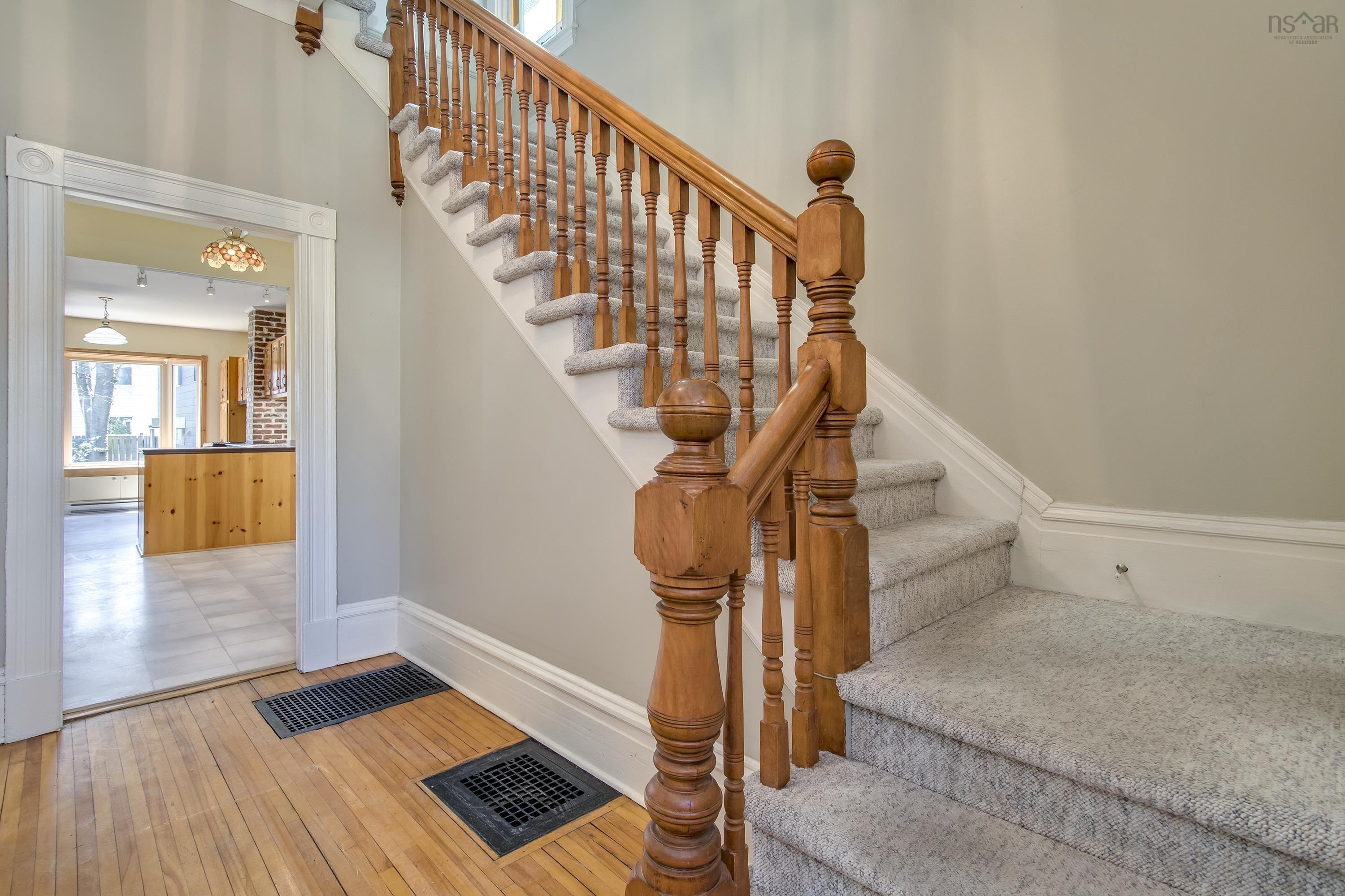 $709,999.00: 6038 Charles Street, Halifax