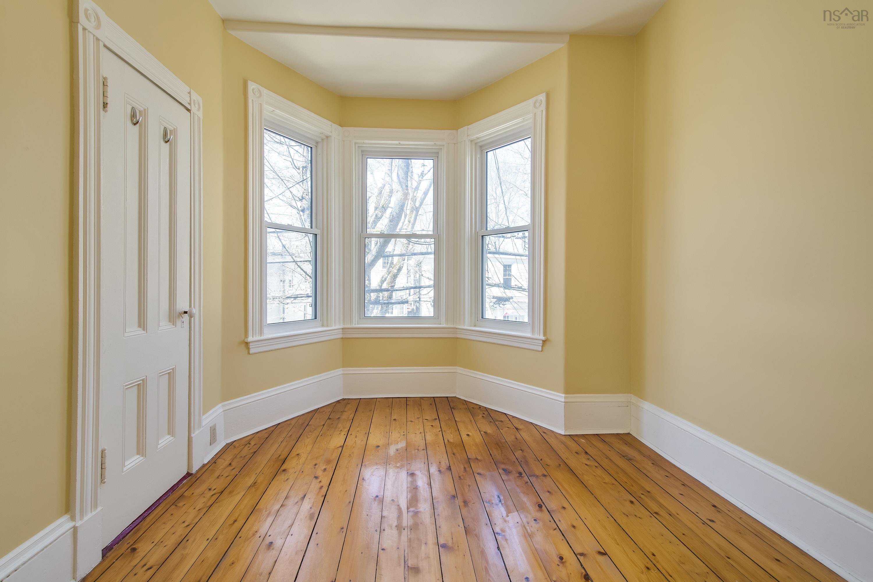 $709,999.00: 6038 Charles Street, Halifax