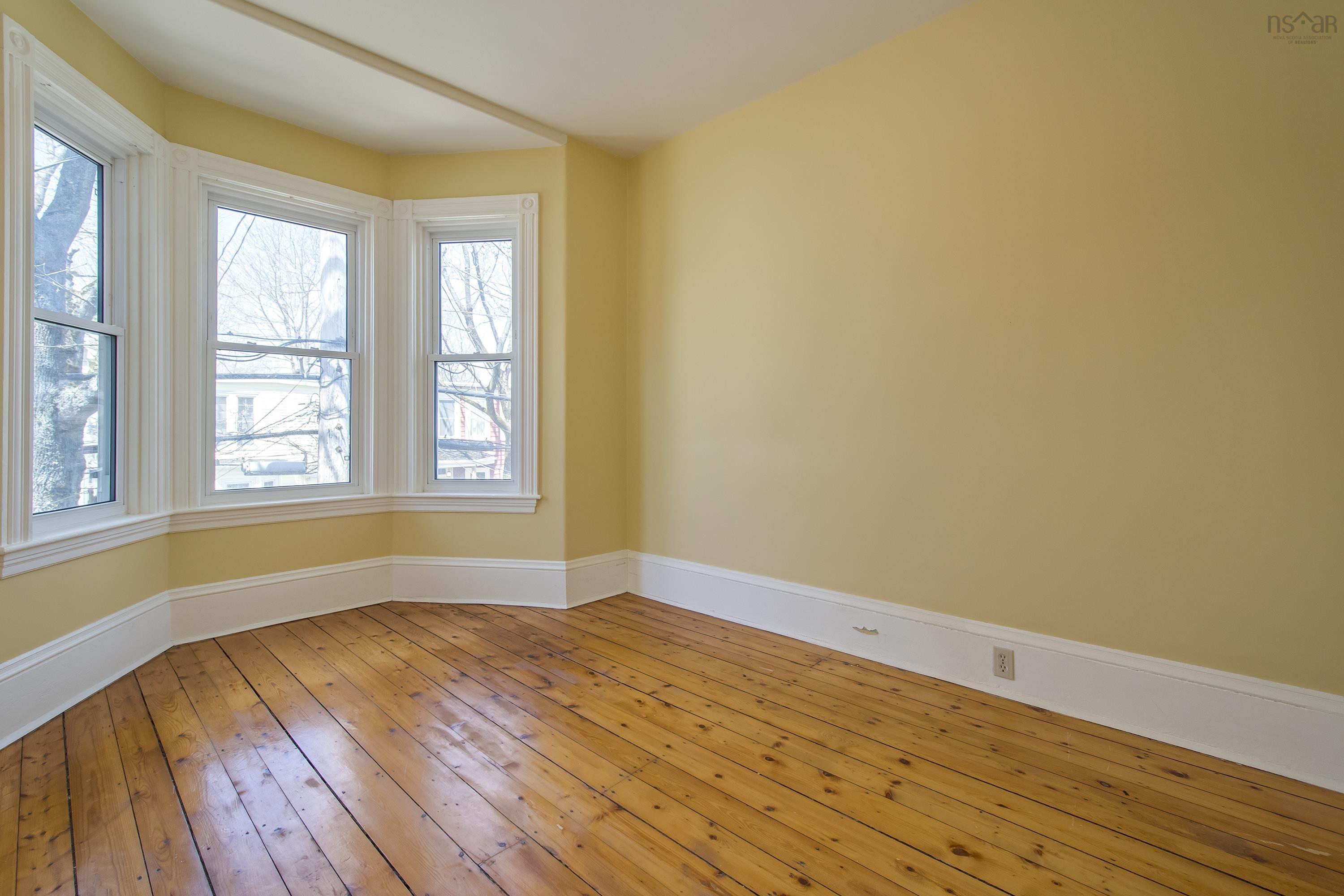 $709,999.00: 6038 Charles Street, Halifax