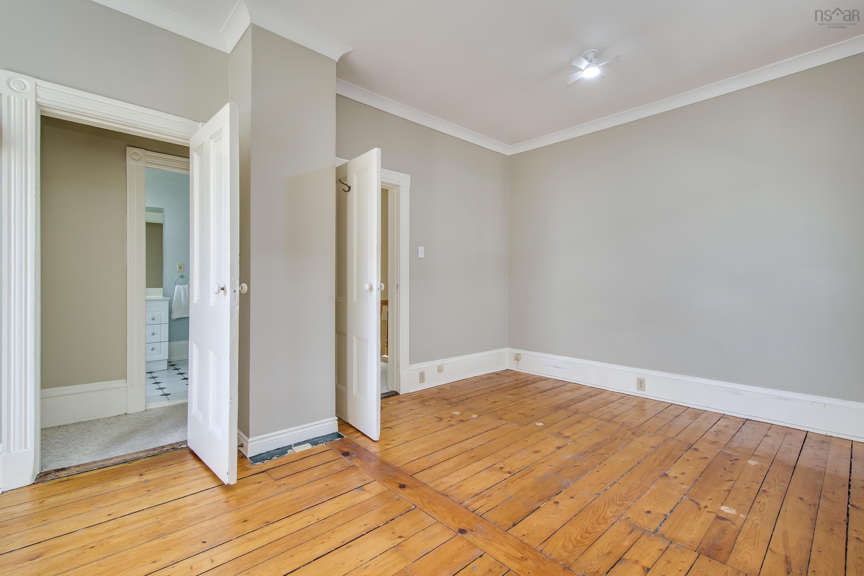 $709,999.00: 6038 Charles Street, Halifax