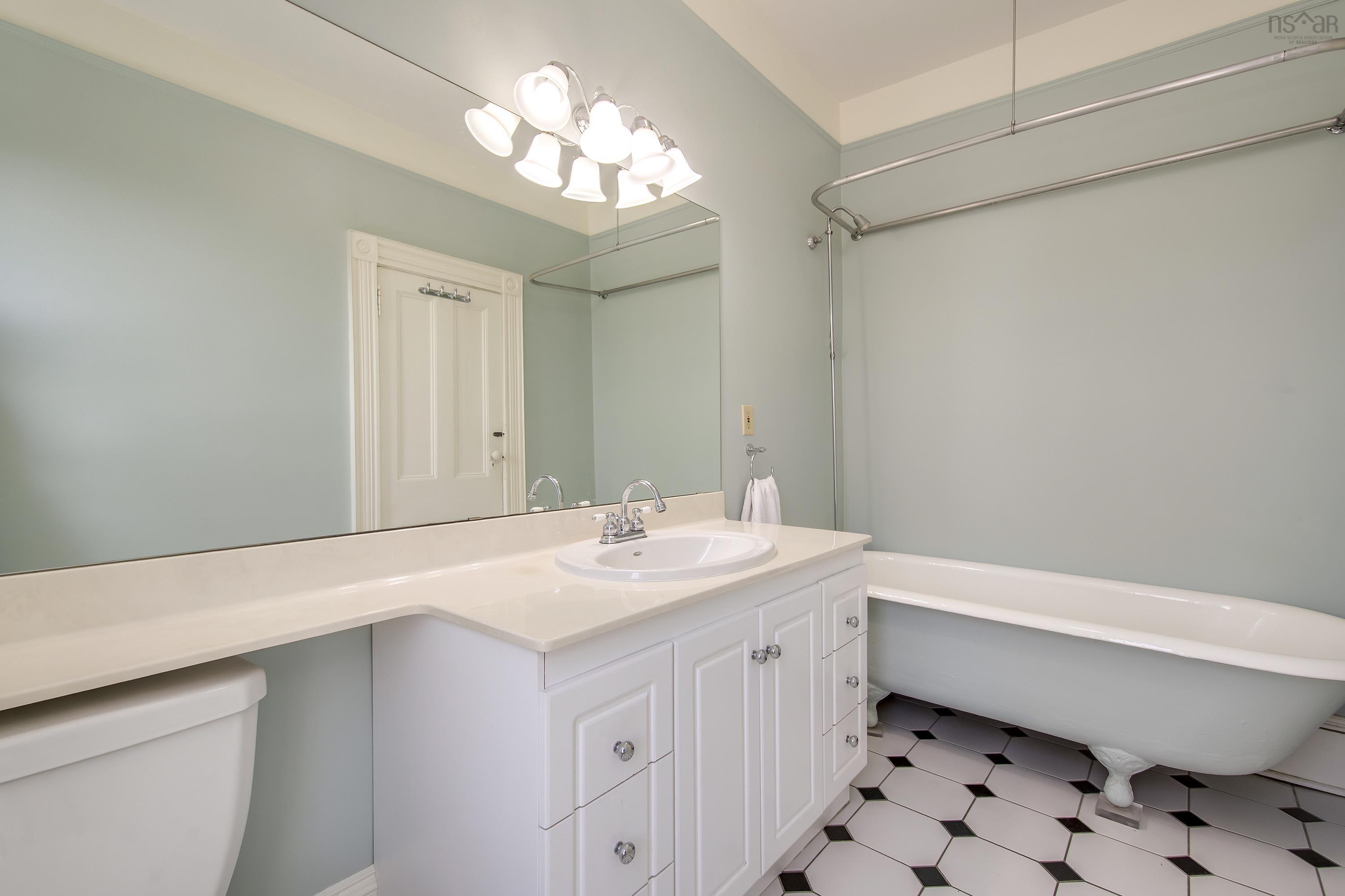 $709,999.00: 6038 Charles Street, Halifax