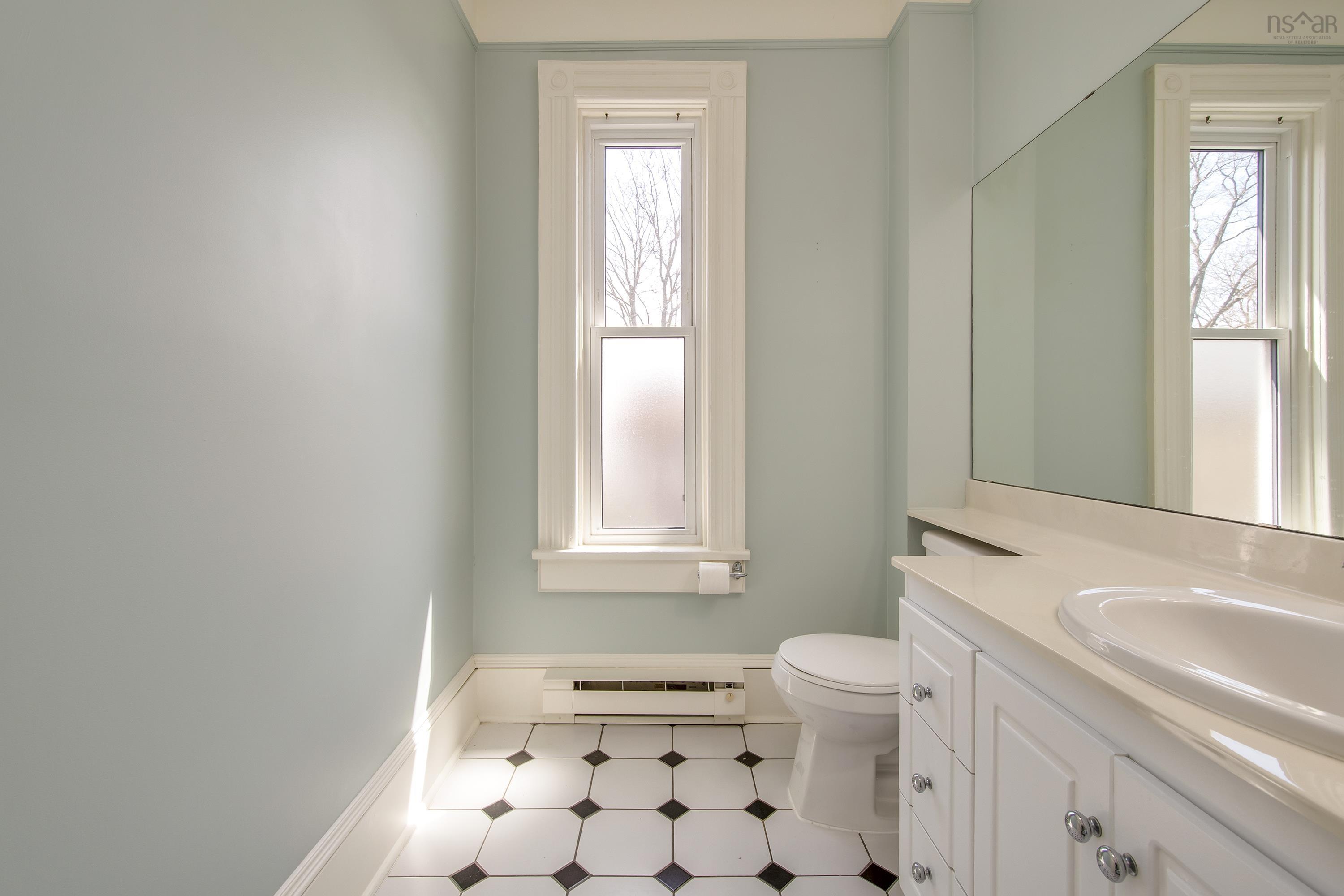 $709,999.00: 6038 Charles Street, Halifax