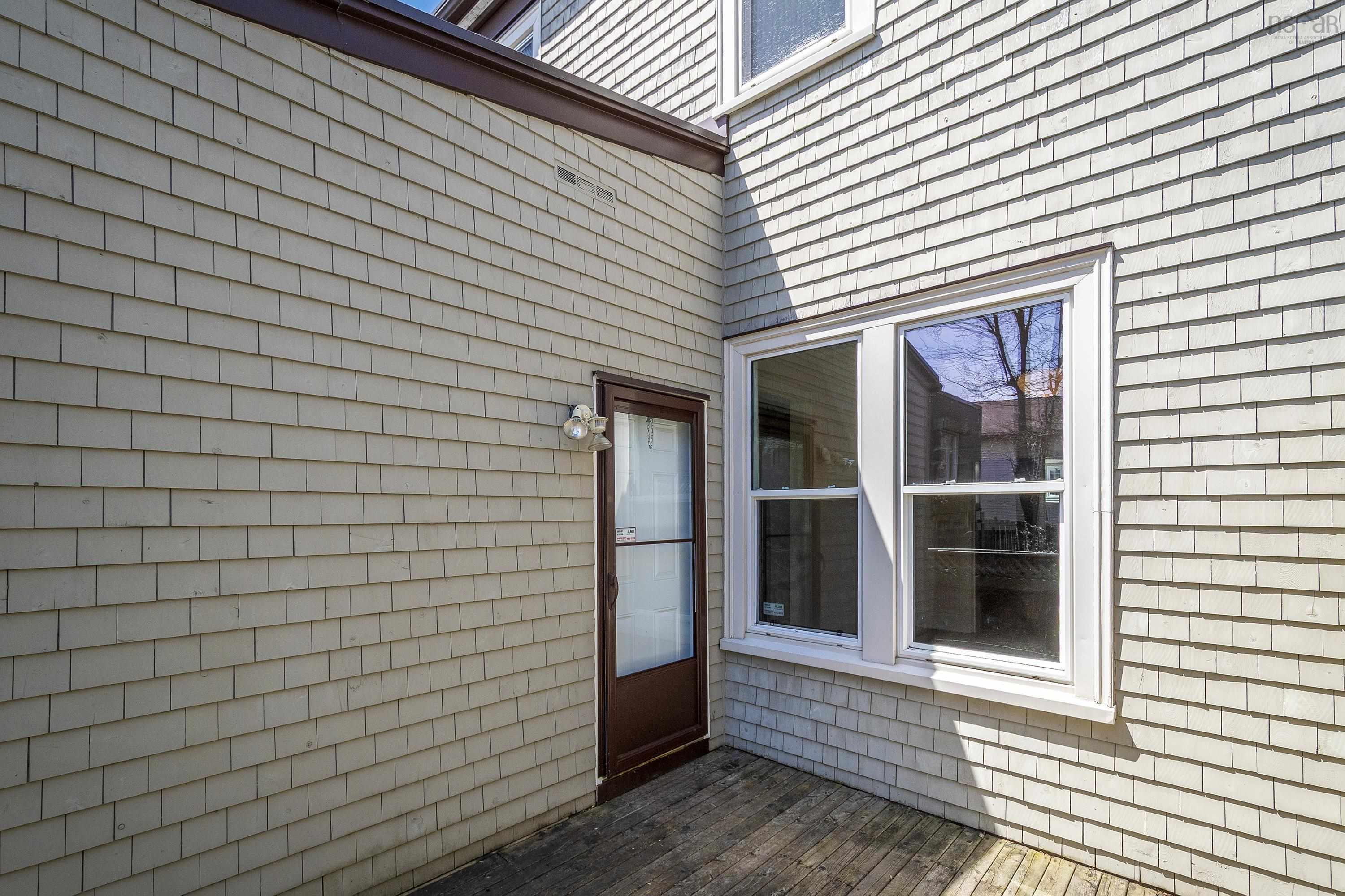 $709,999.00: 6038 Charles Street, Halifax