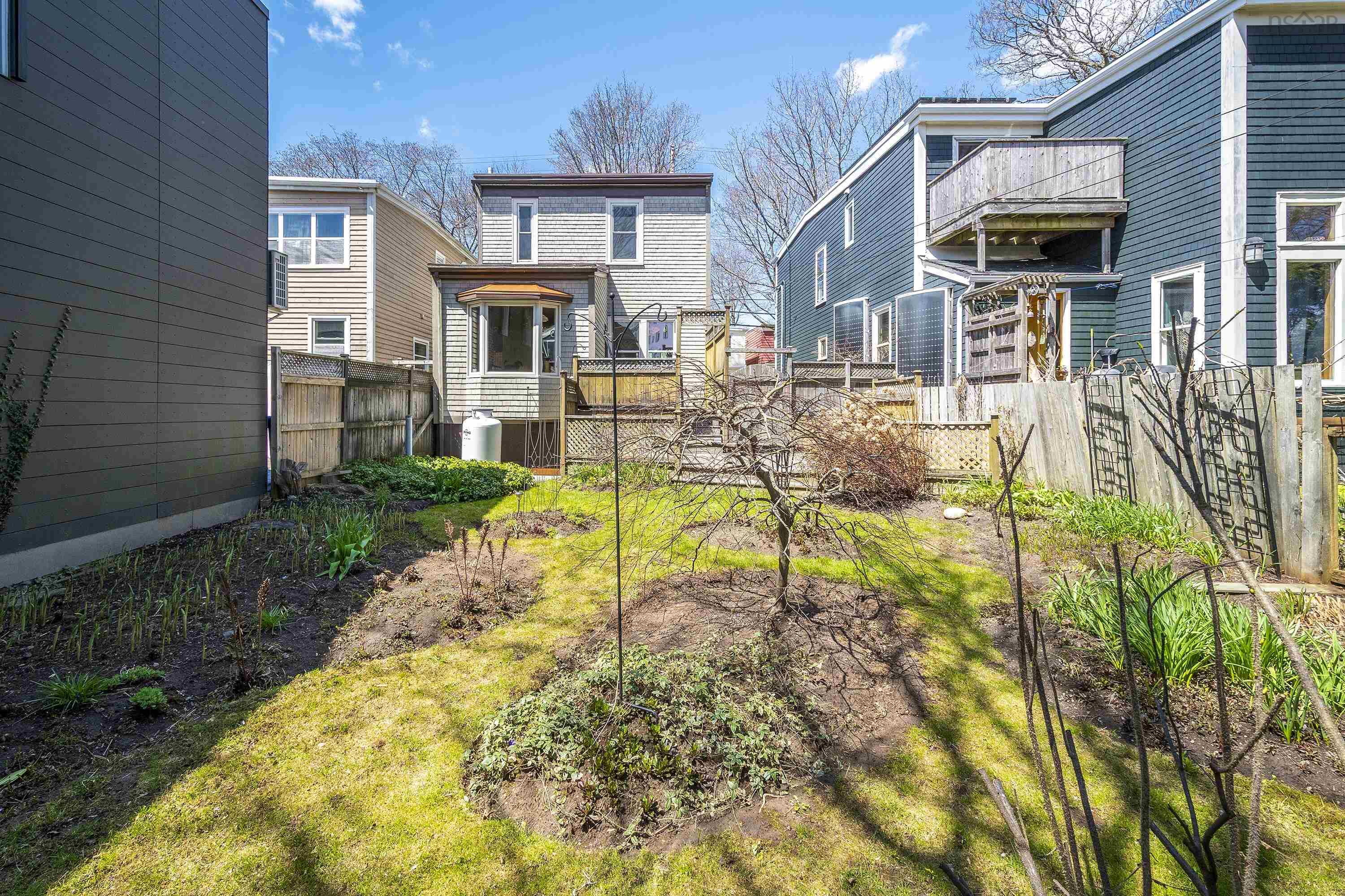 $709,999.00: 6038 Charles Street, Halifax