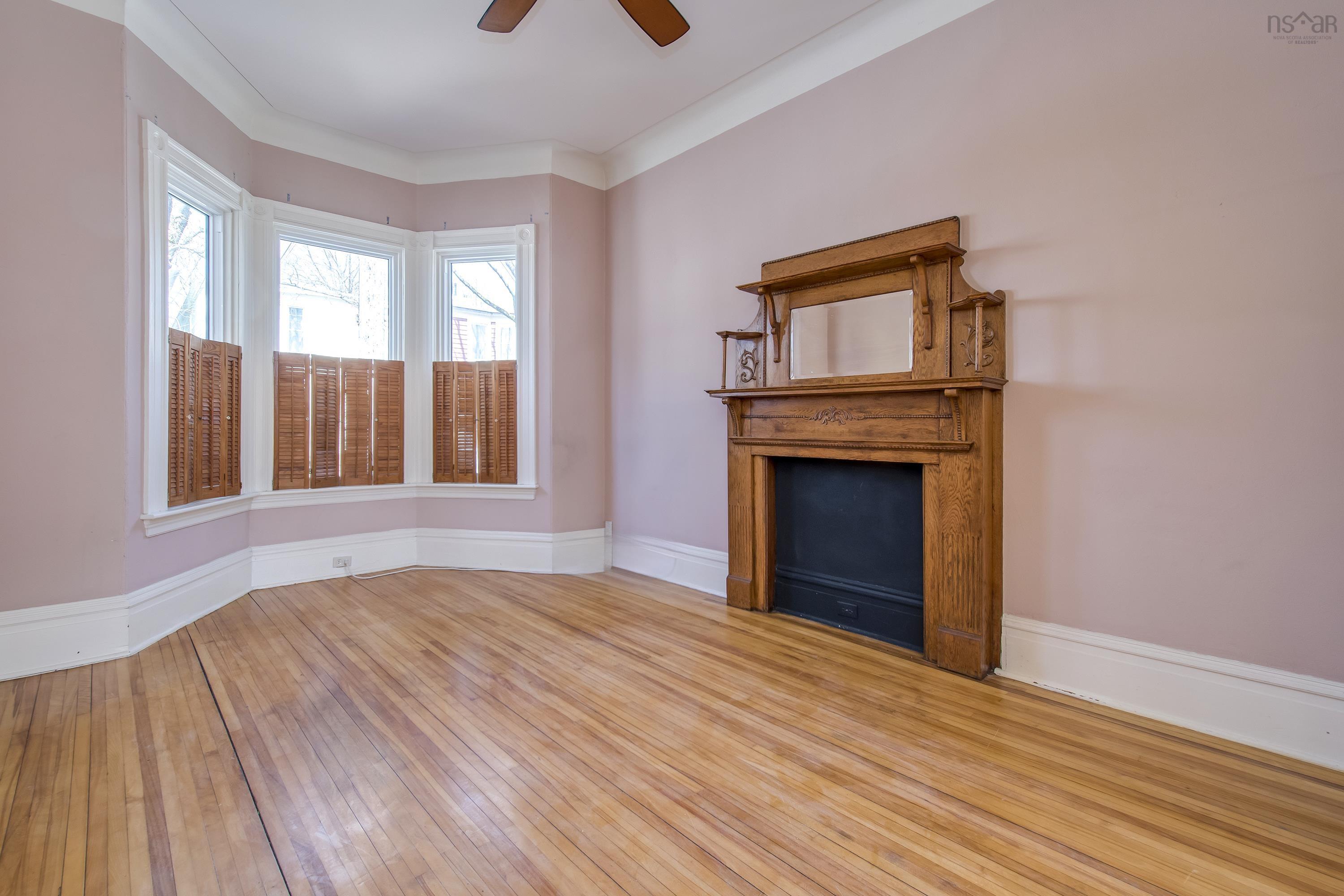 $709,999.00: 6038 Charles Street, Halifax