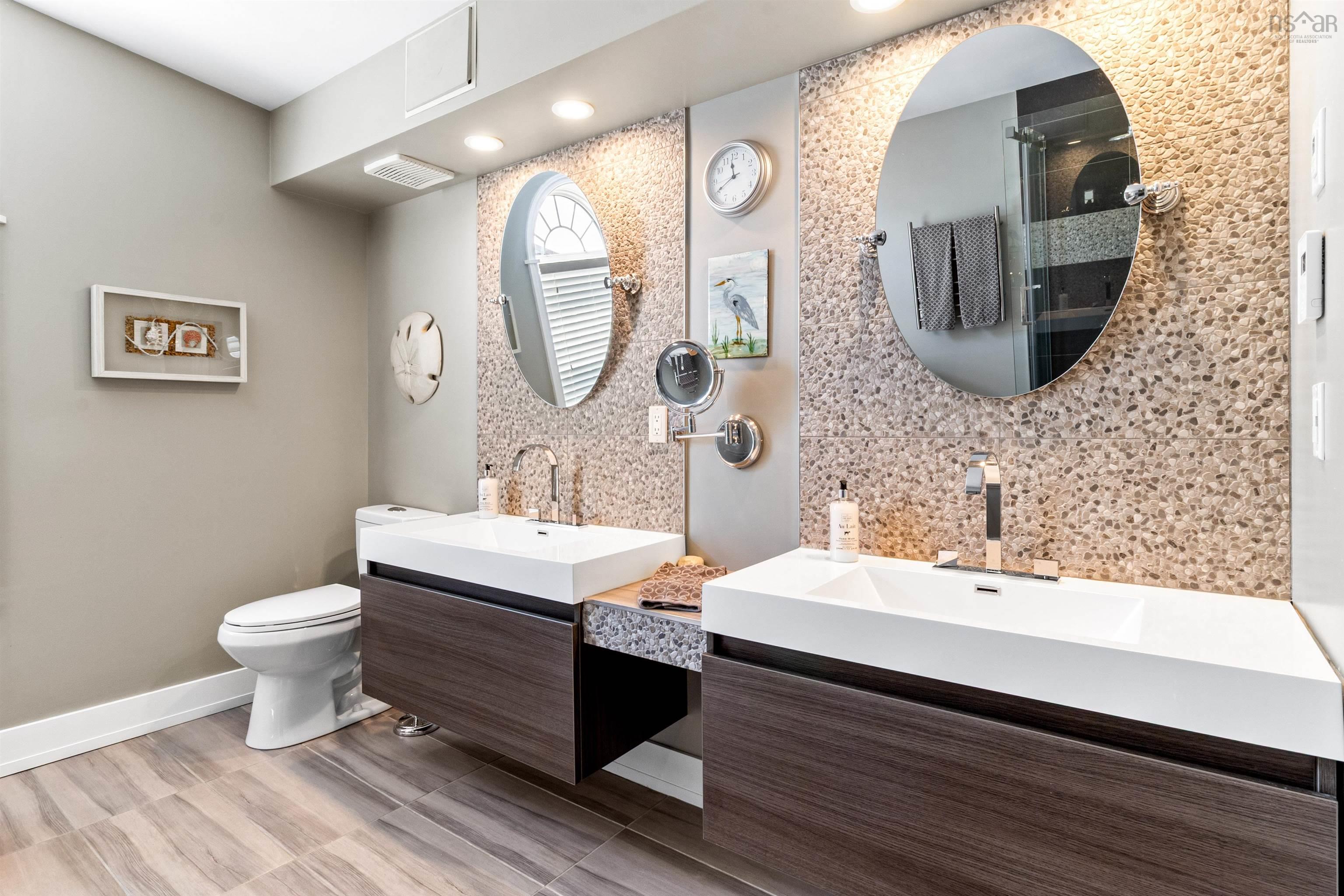 $1,268,000.00: 3 Chessvale Close, Halifax