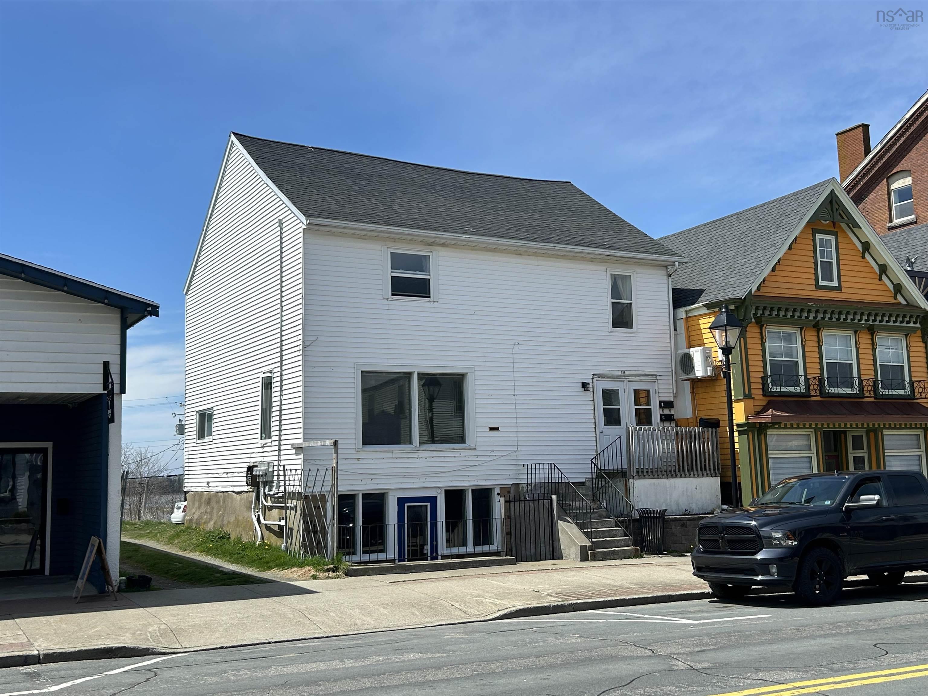 $379,000.00: 256 Main Street, Yarmouth
