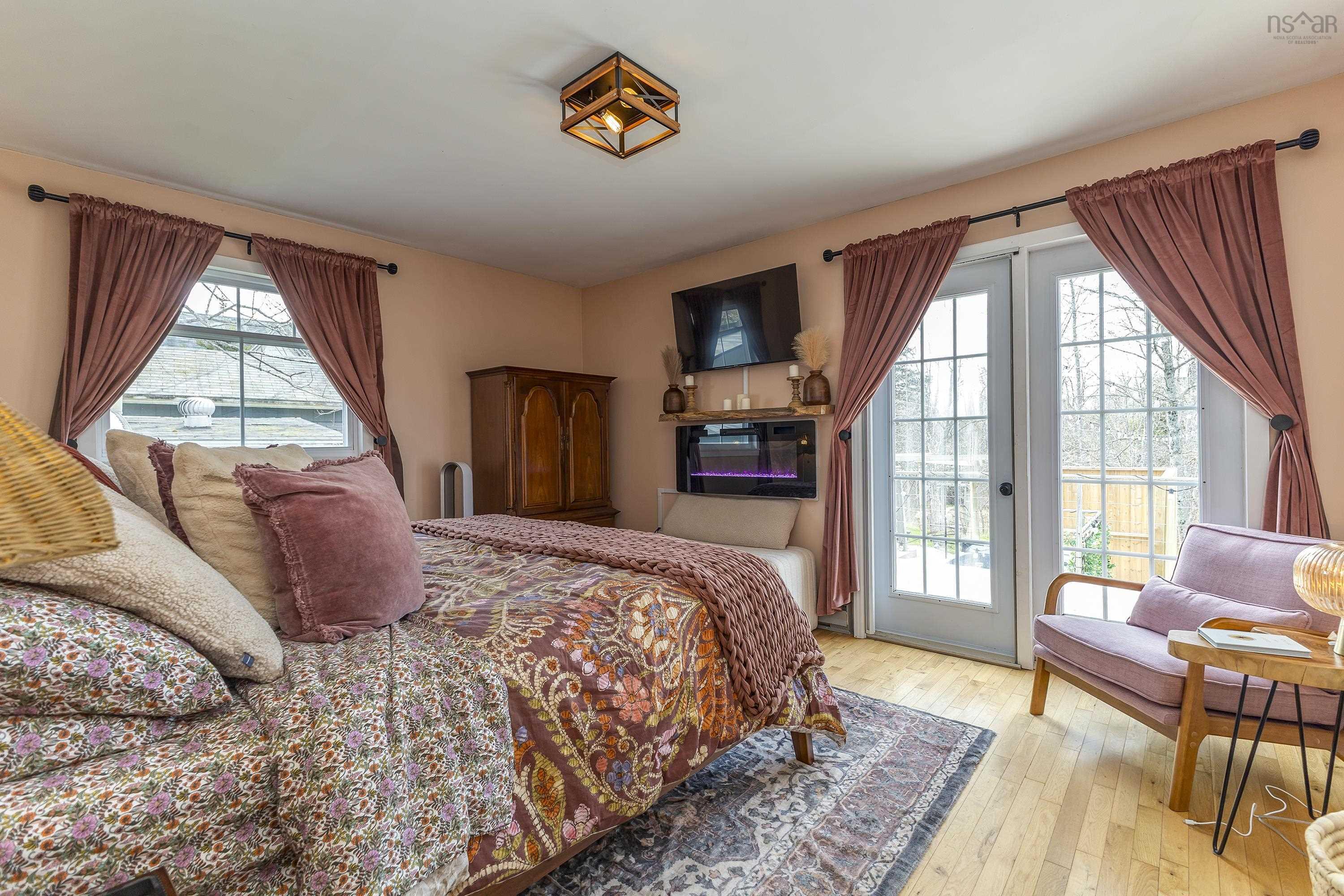 $440,000.00: 8822 Highway 215, Maitland